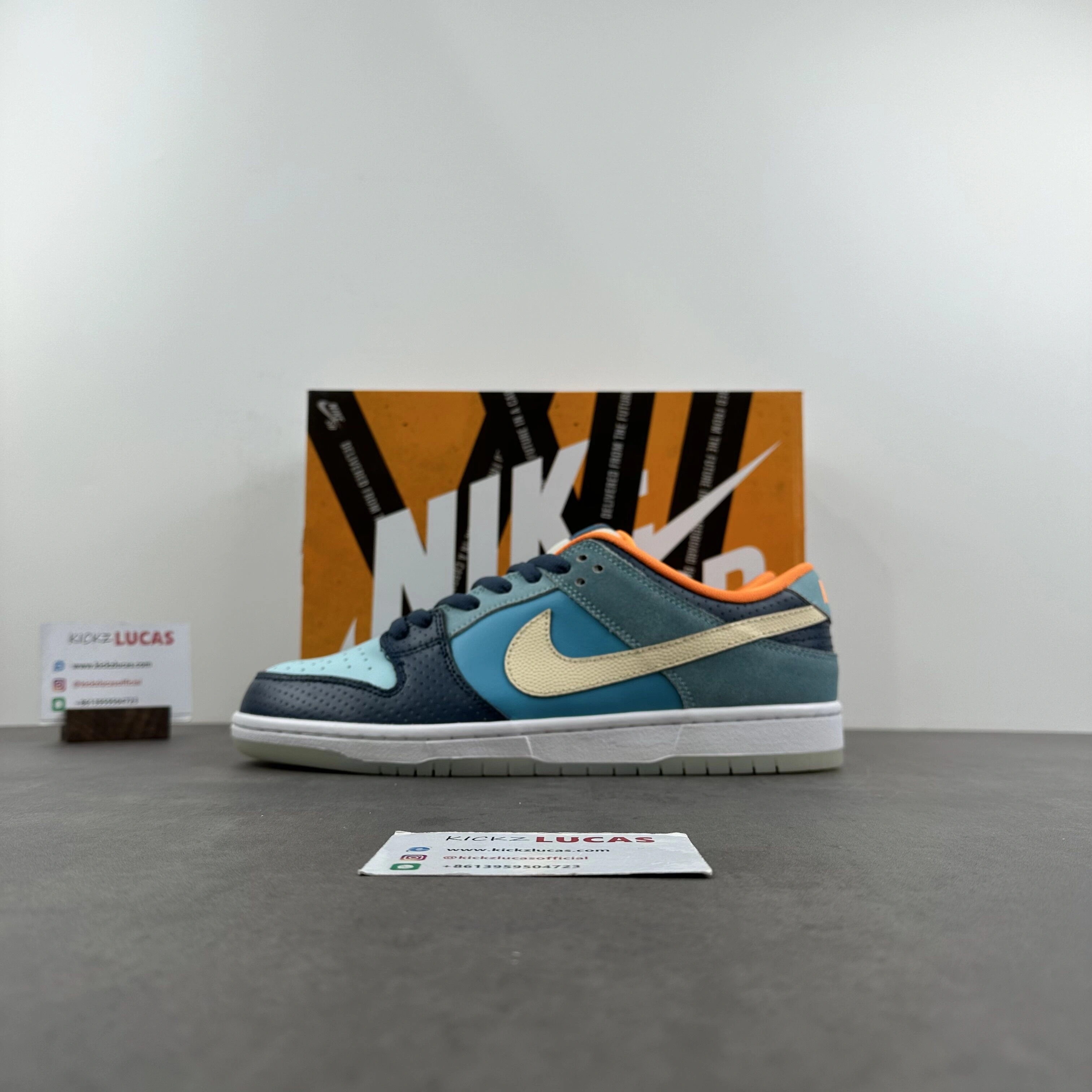 SB Dunk Low MIA Skate Shop 504750- Bold 105