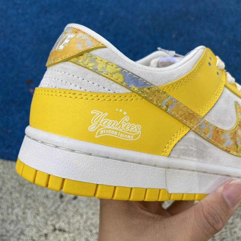 FashionForward SB Dunk Low New York Yankees FC1688-1- 70