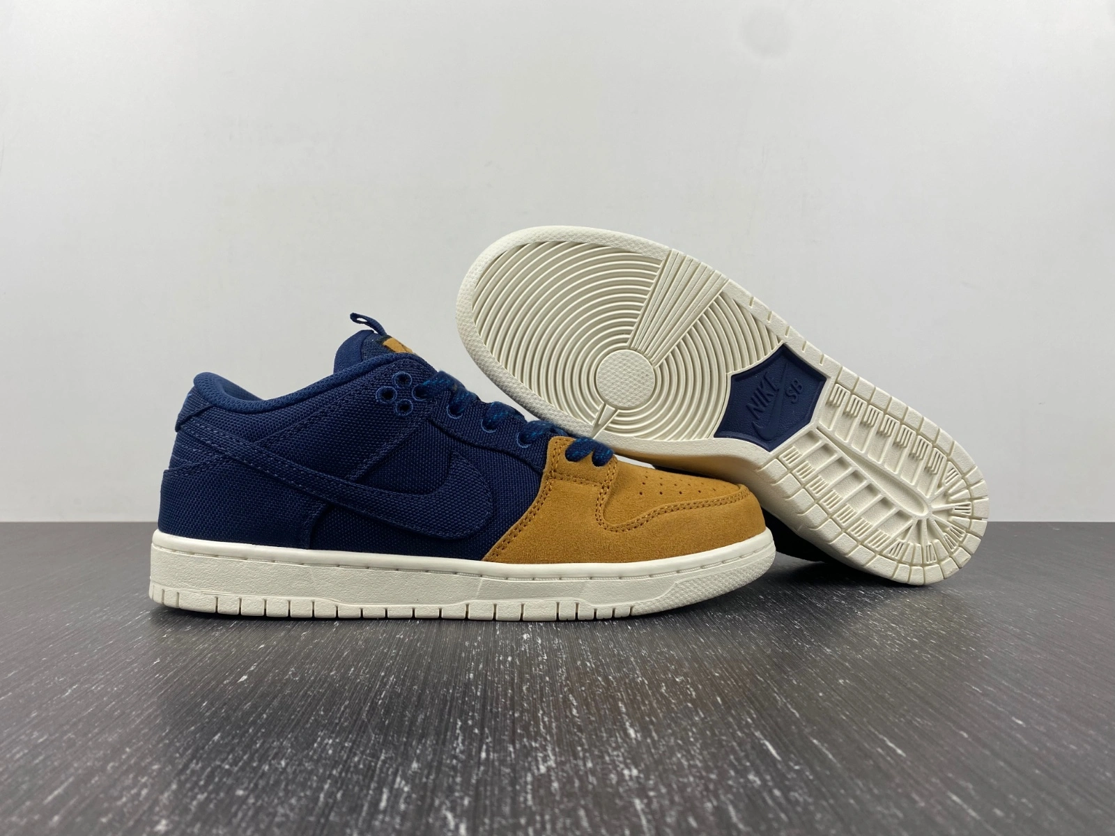 SB Dunk Low Pro PRM 90s Backpack DX6775- Youthful 147