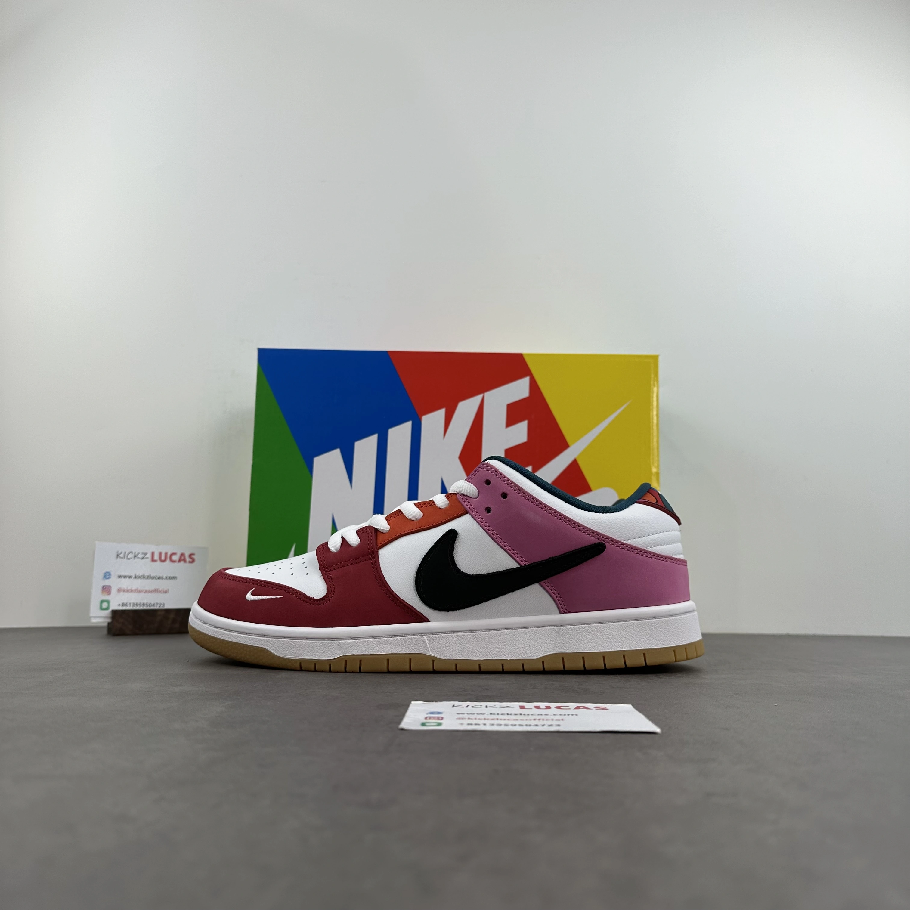 SB Dunk Low Pro QS Parra (Friends & Family) DH7695- EasyCare 558
