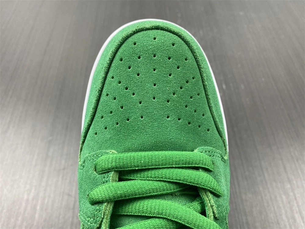 Neat SB Dunk Low Pro St. Patrick's Day (2022) BQ6817- 421