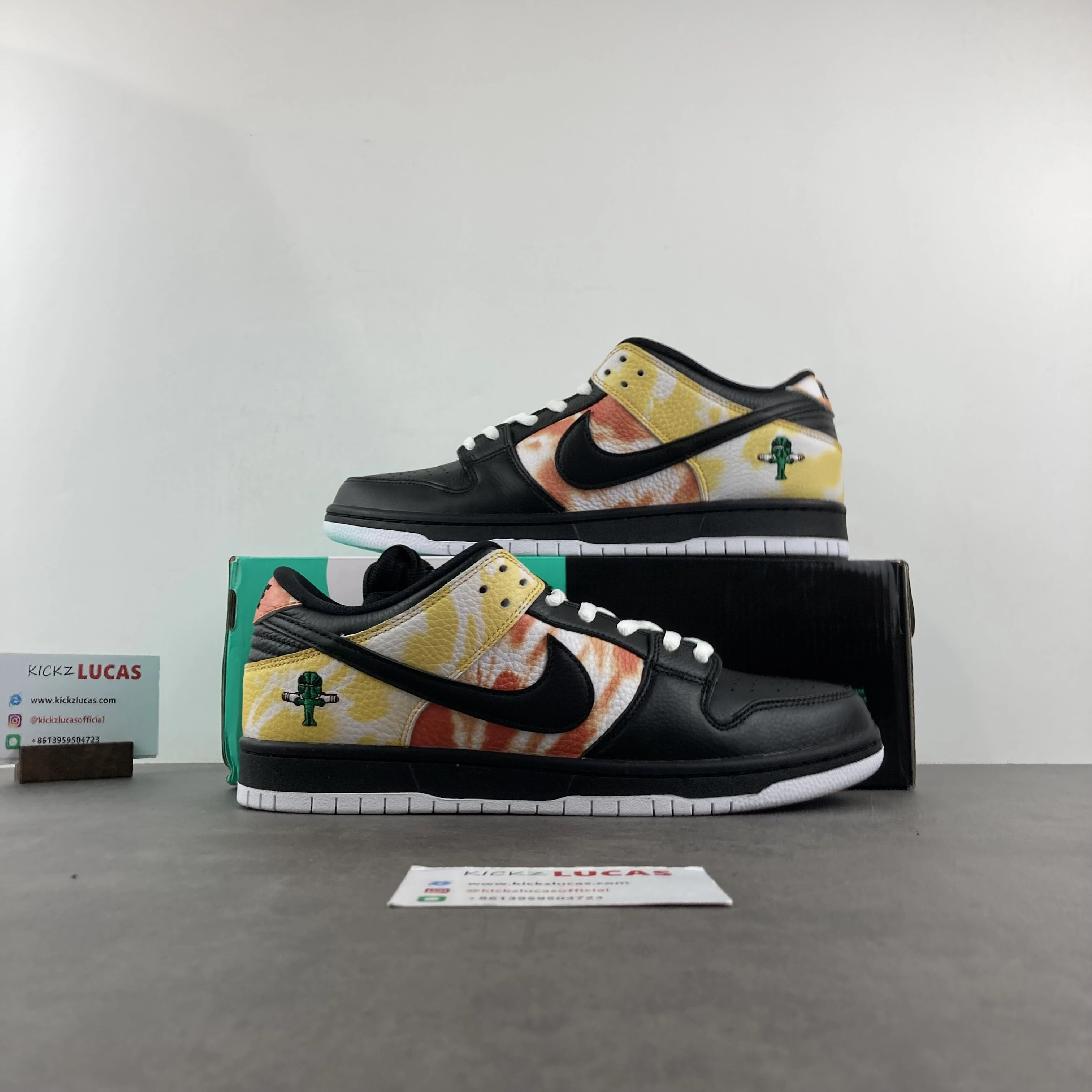 SB Dunk Low Raygun Tie-Dye Black BQ6832- Colorful 97