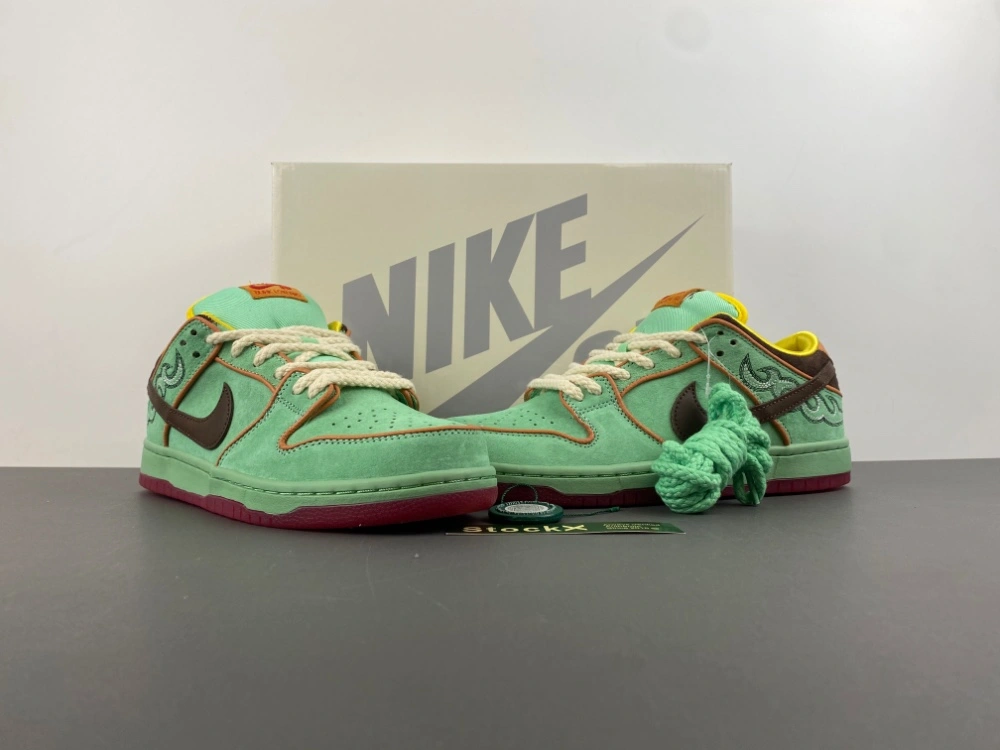 SB Dunk Low Rodeo Tourmaline HF3058- Bold 6