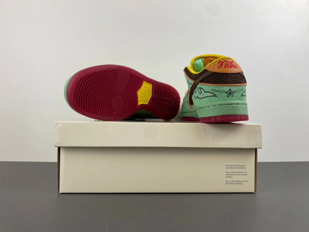 SB Dunk Low Rodeo Tourmaline HF3058- Bold 6