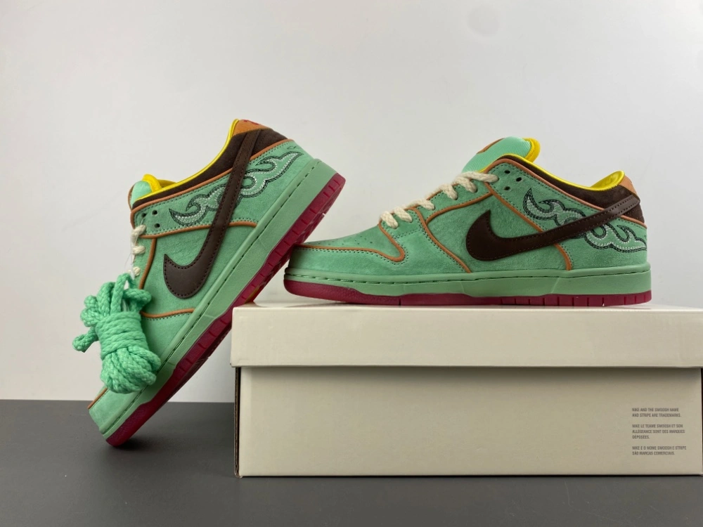 SB Dunk Low Rodeo Tourmaline HF3058- Bold 6