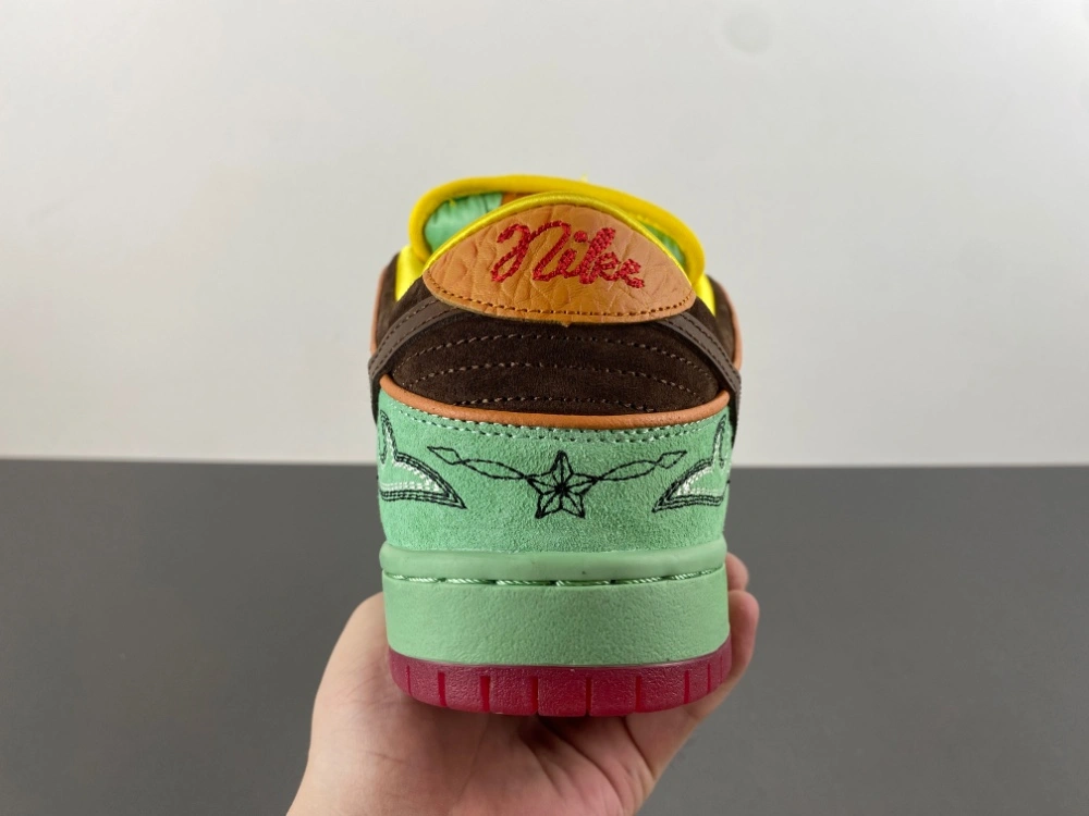 SB Dunk Low Rodeo Tourmaline HF3058- Bold 6