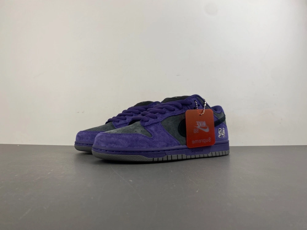 Neat SB Dunk Low Supreme 94 Ink HQ8487- 1