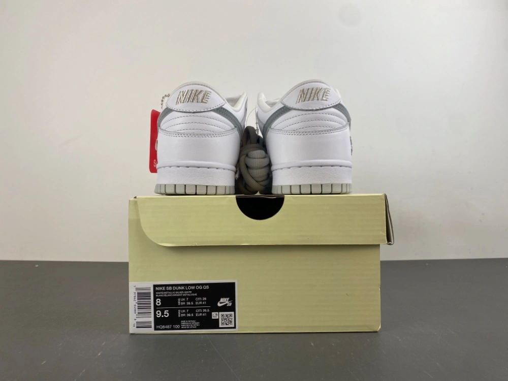 Comfortable SB Dunk Low Supreme 94 White Metallic Silver HQ8487- 3