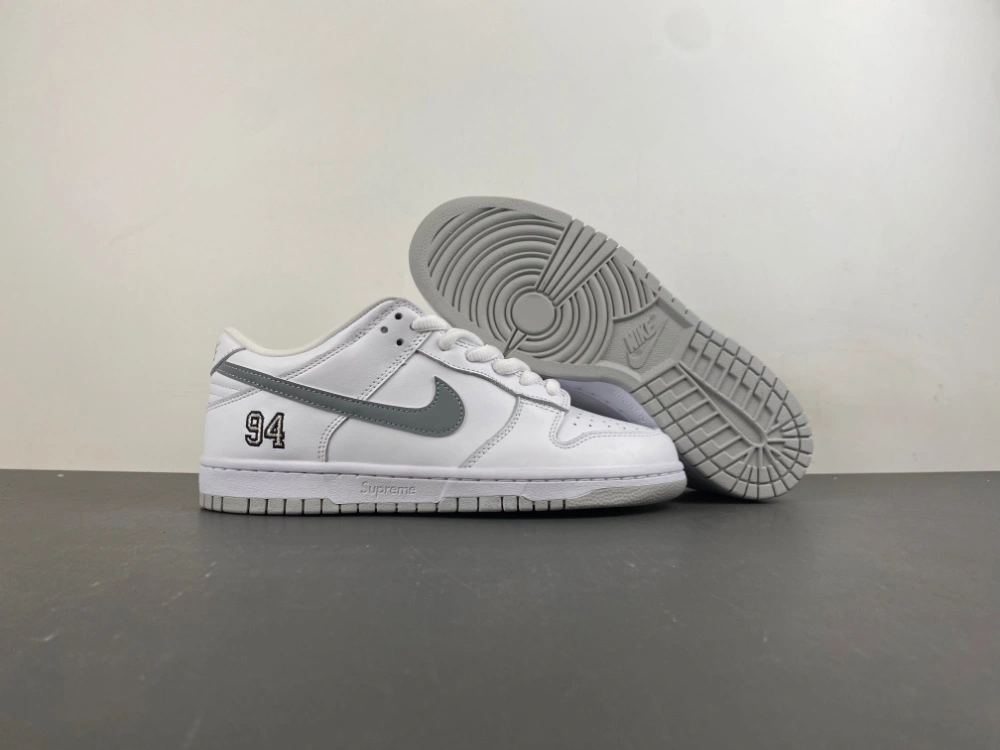 Comfortable SB Dunk Low Supreme 94 White Metallic Silver HQ8487- 3