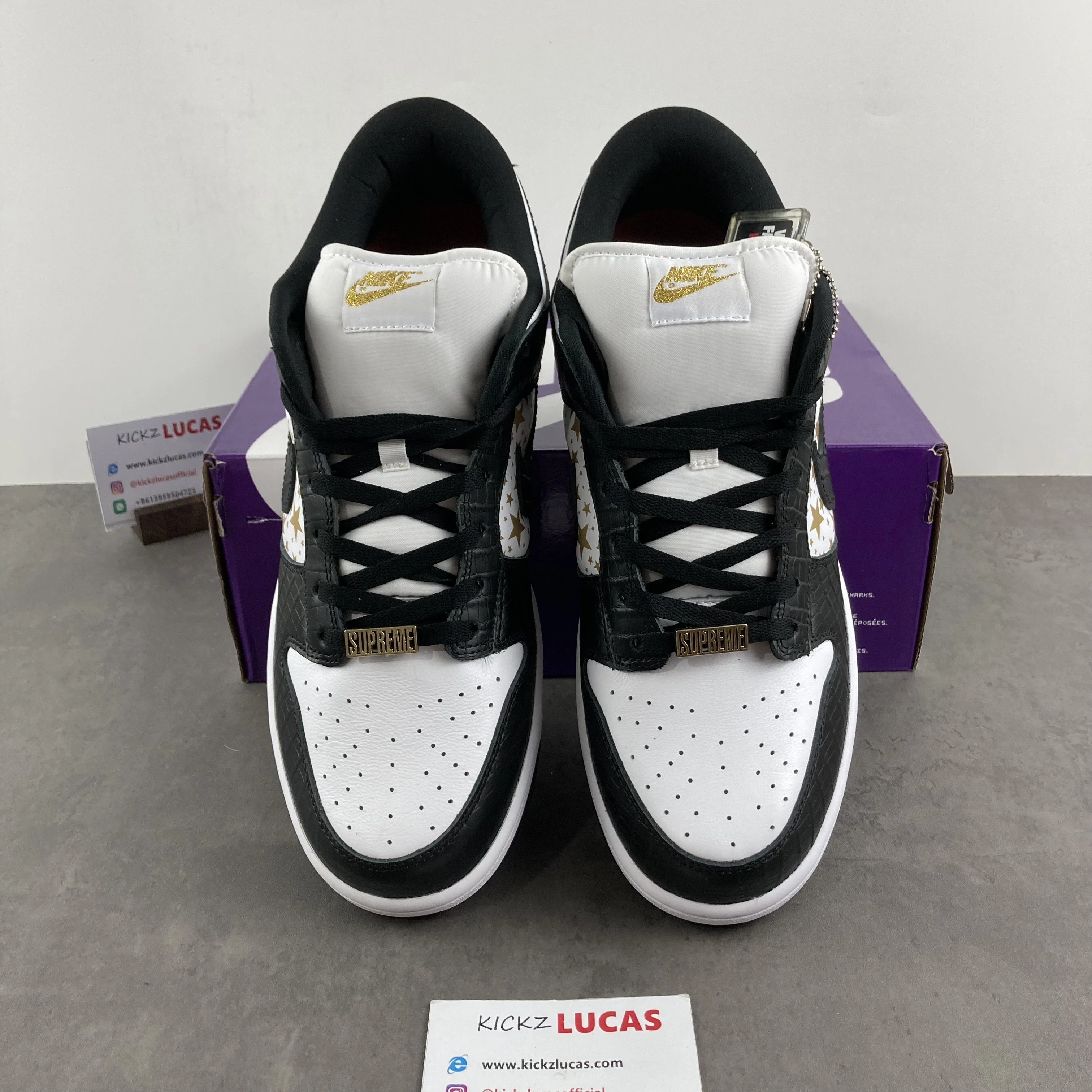 Versatile SB Dunk Low Supreme Stars Black DH3228- 631