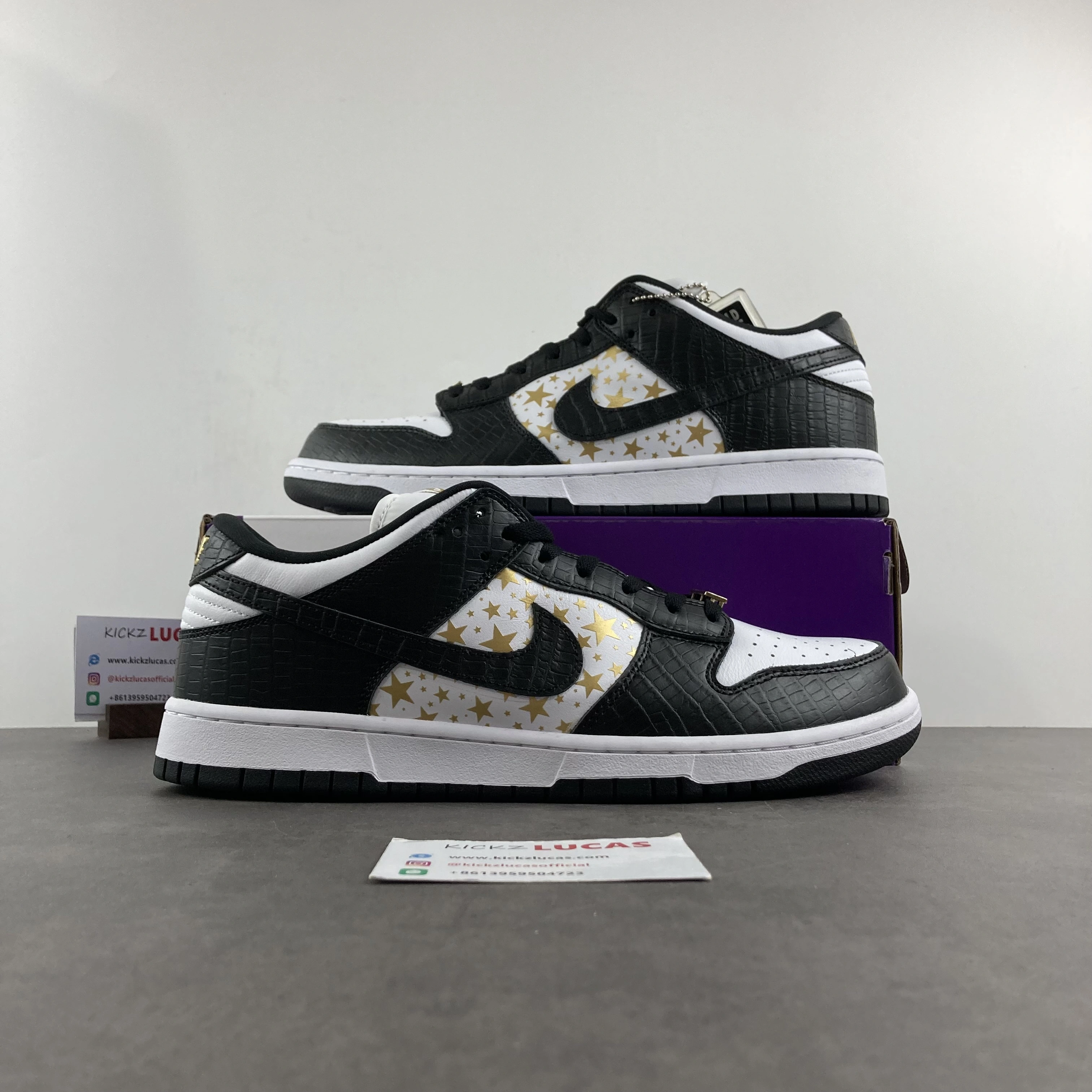 Versatile SB Dunk Low Supreme Stars Black DH3228- 631