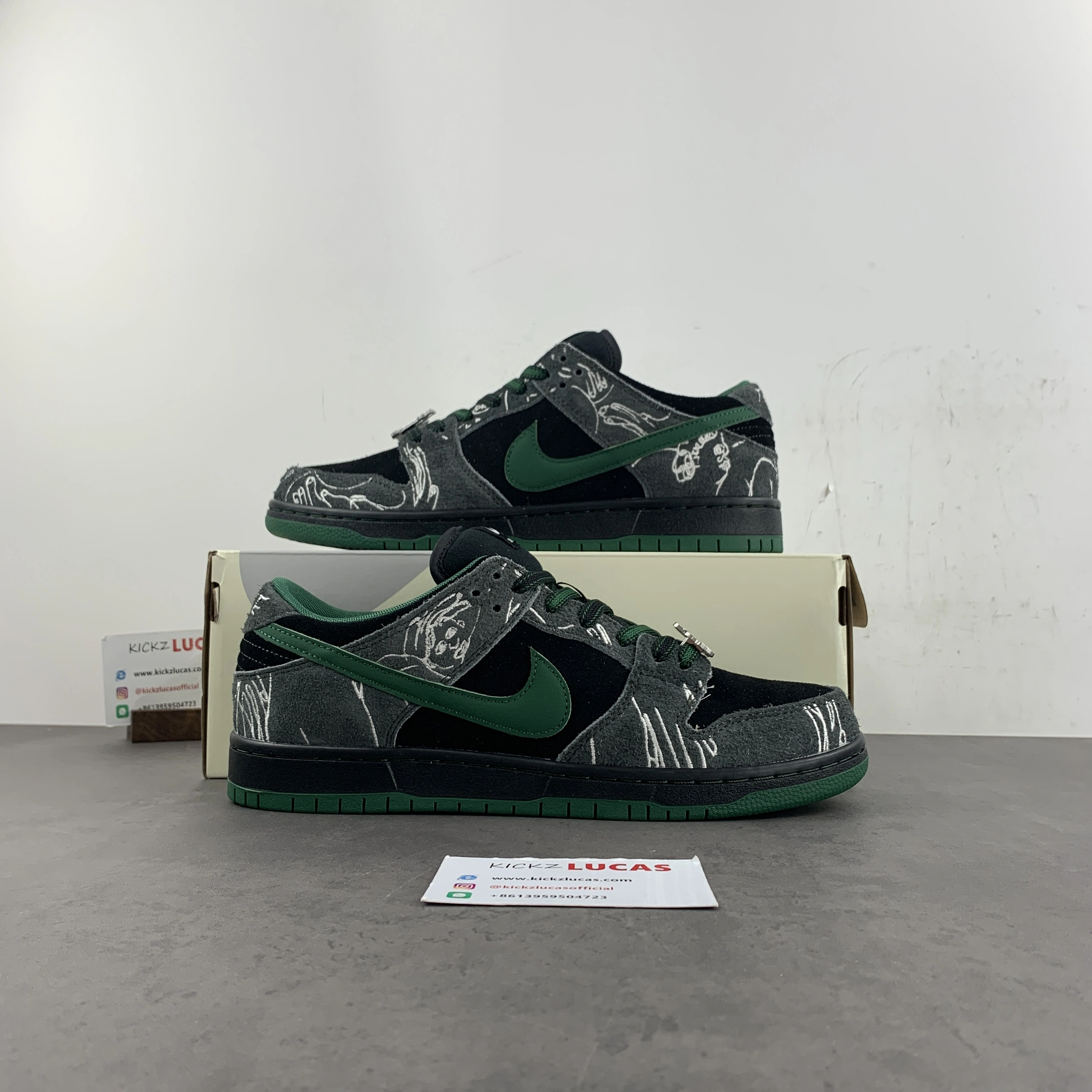 SB Dunk Low There Skateboards HF7743- Compact 22