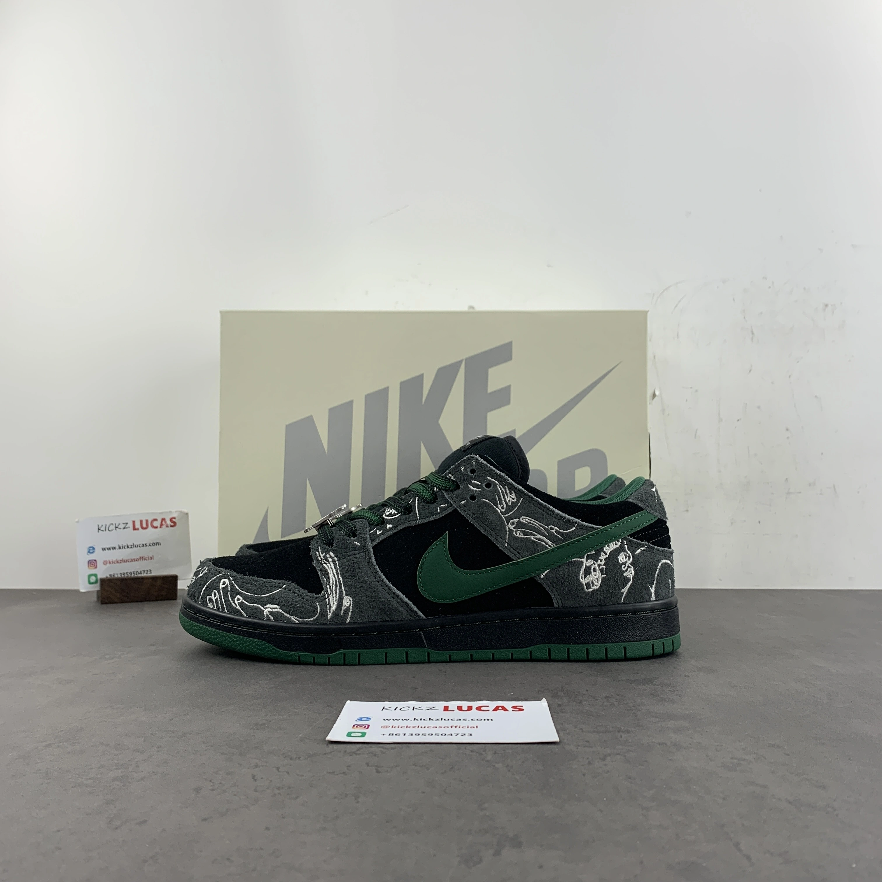 SB Dunk Low There Skateboards HF7743- Compact 22