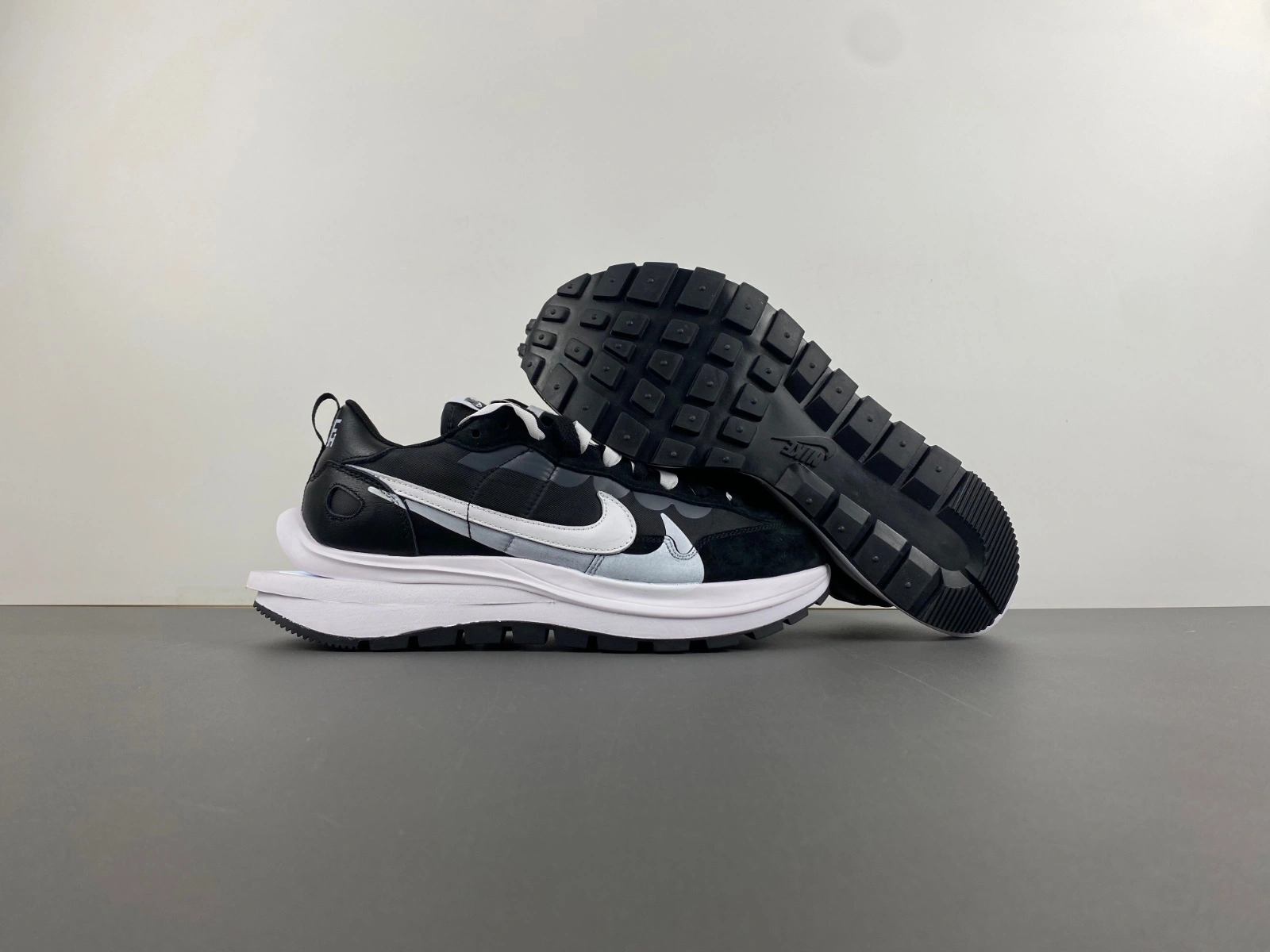 EasyMatch Sacai x VaporWaffle Tour Yellow DD1875- 1177
