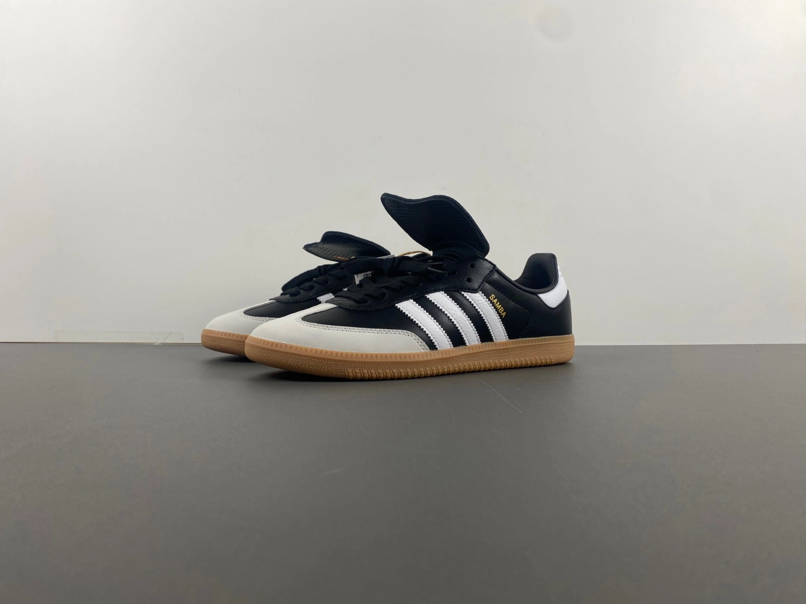 Breathable Samba LT Black White IG 2784