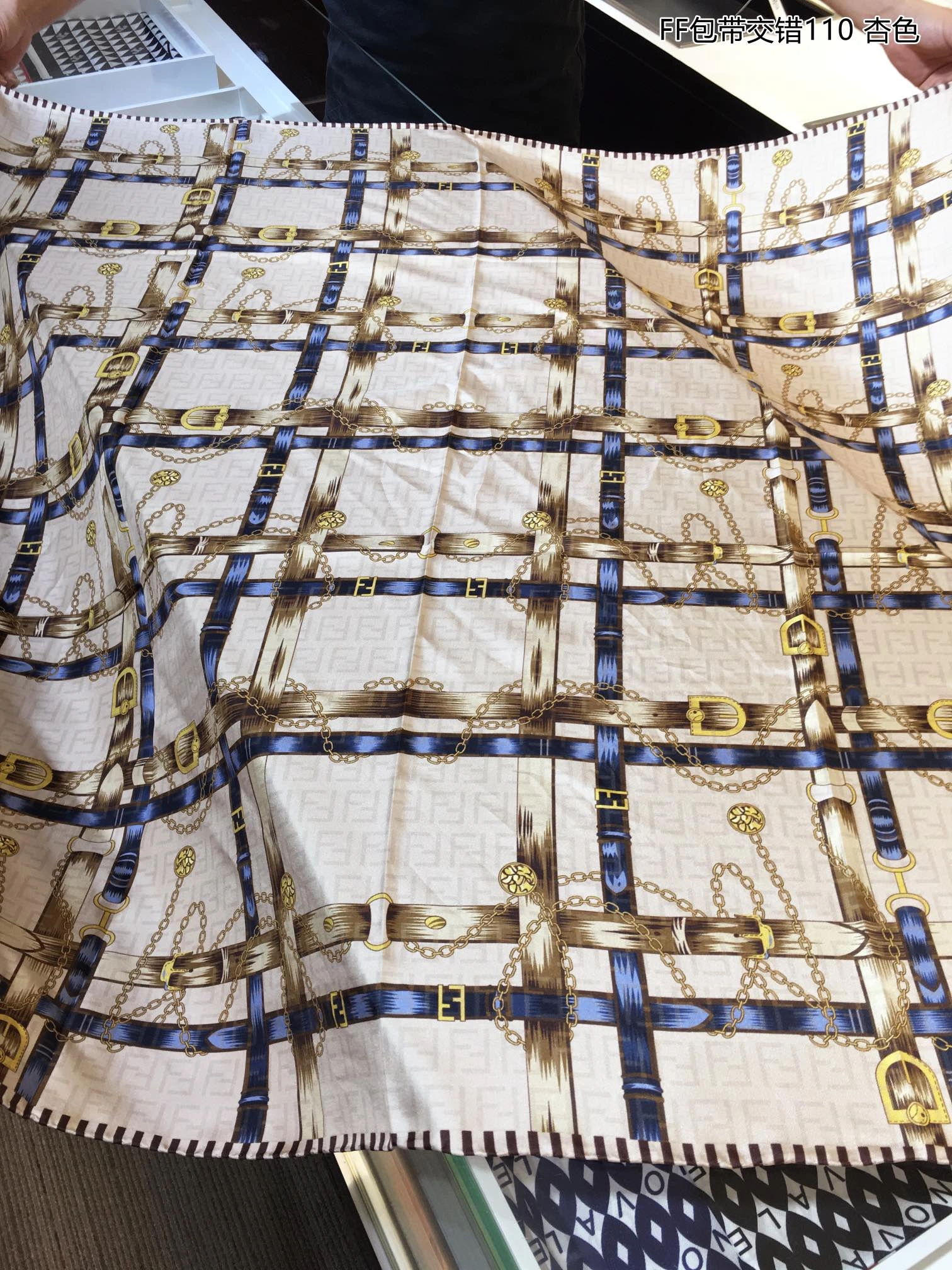 MultiPurpose Scarf 110*110cm 17942
