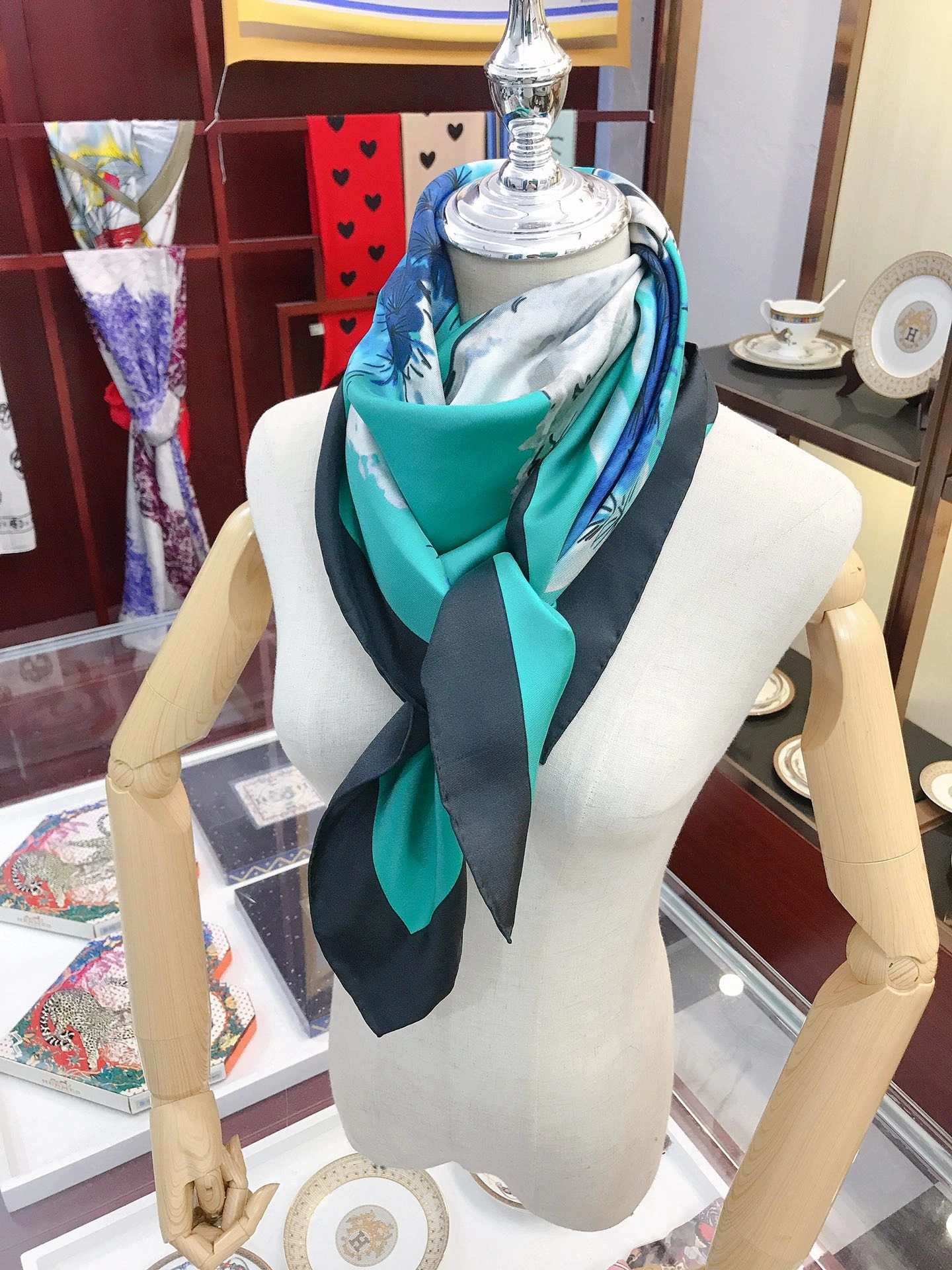 Scarf 110*110cm WellDesigned 17928
