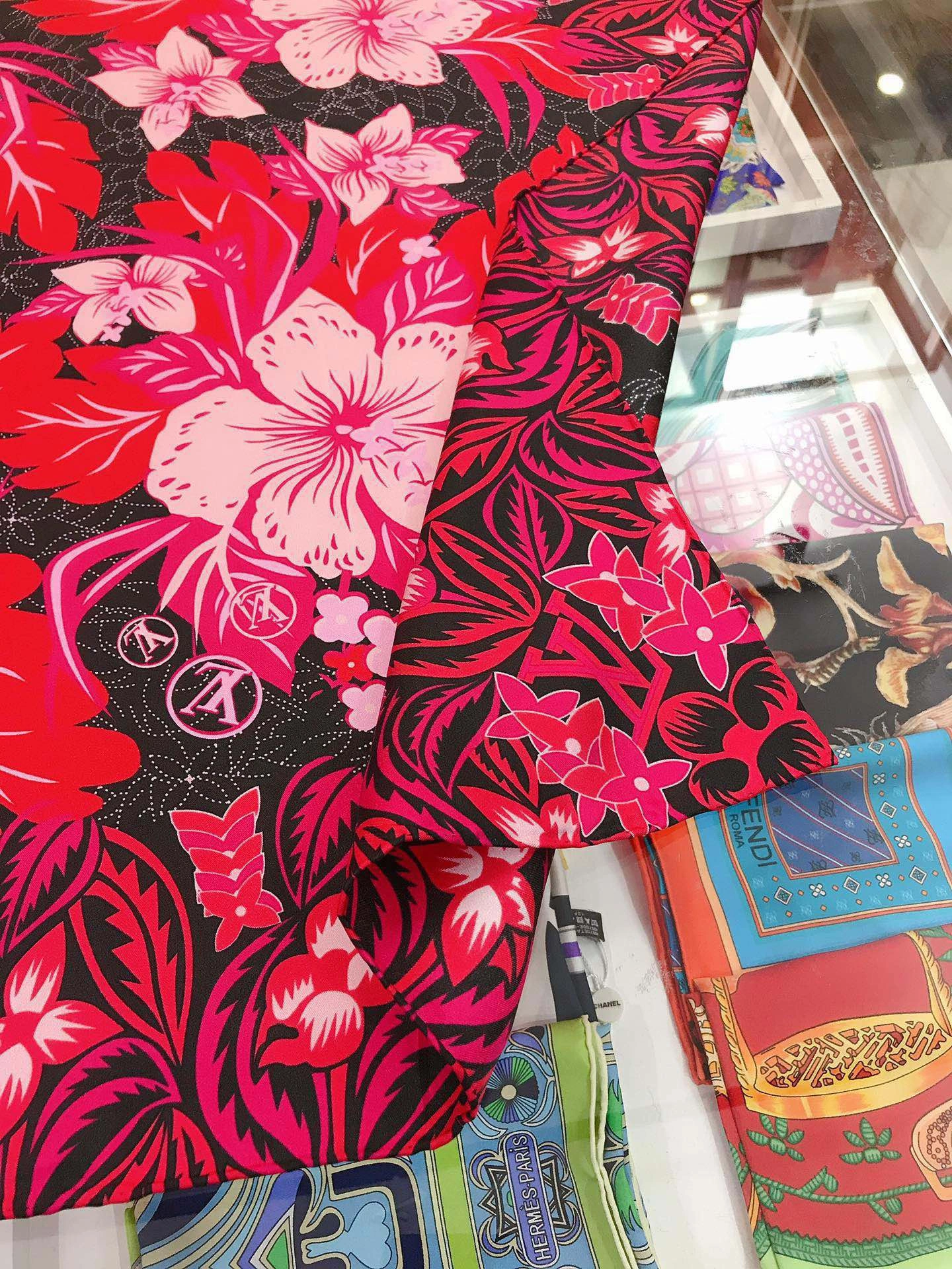 Scarf 110*110cm HighQuality 18024