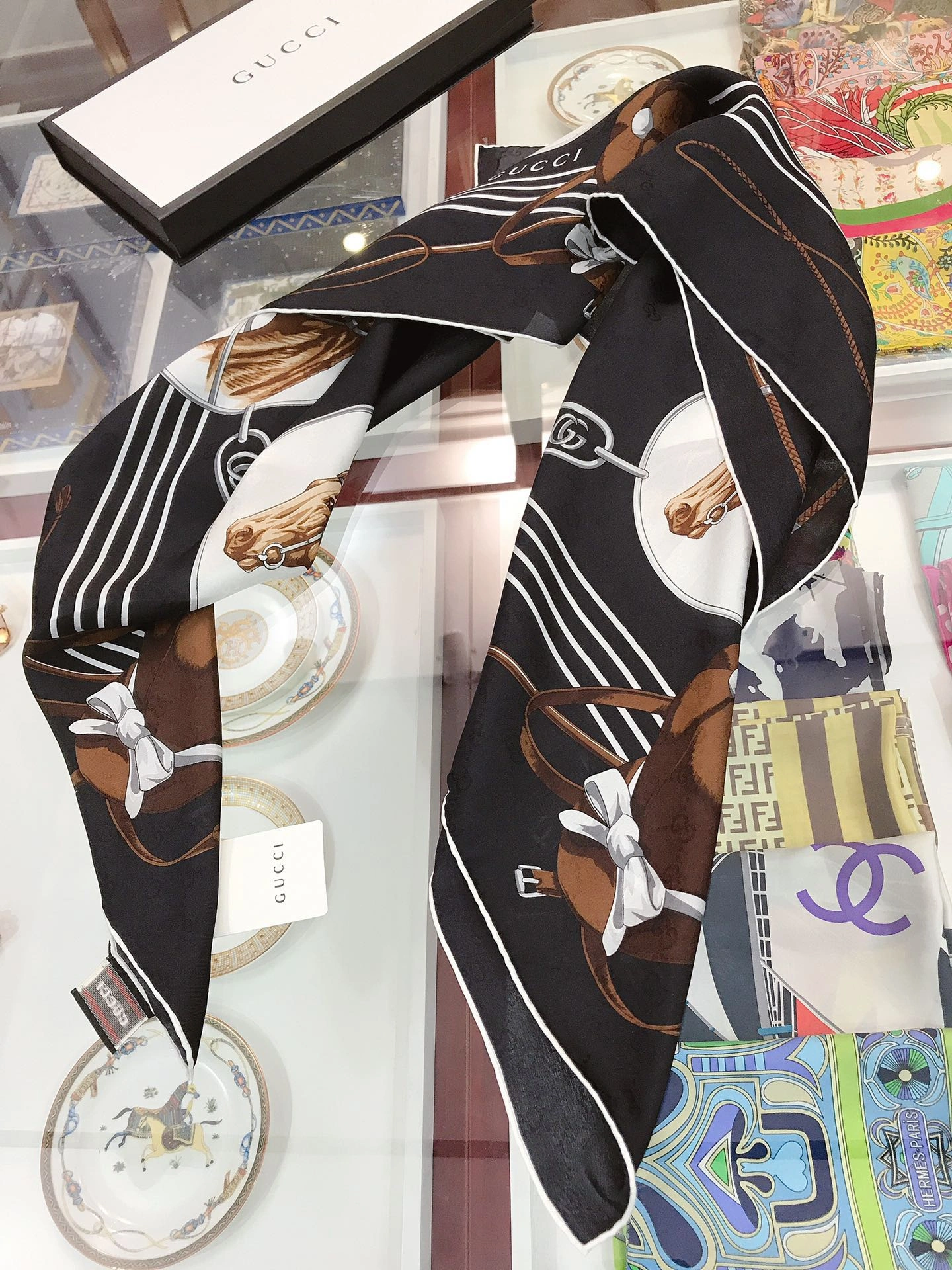 Tailored Scarf 110*110cm 18017