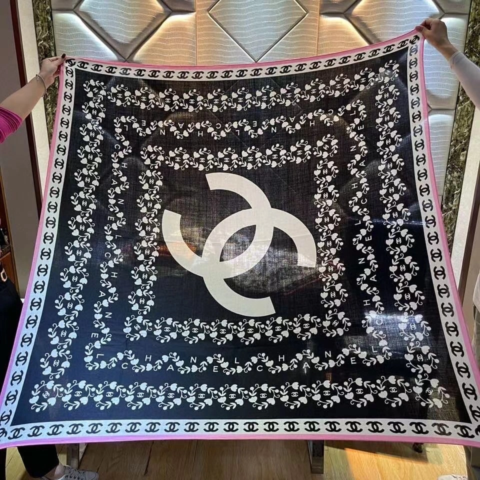 Youthful Scarf 140*140cm 17849