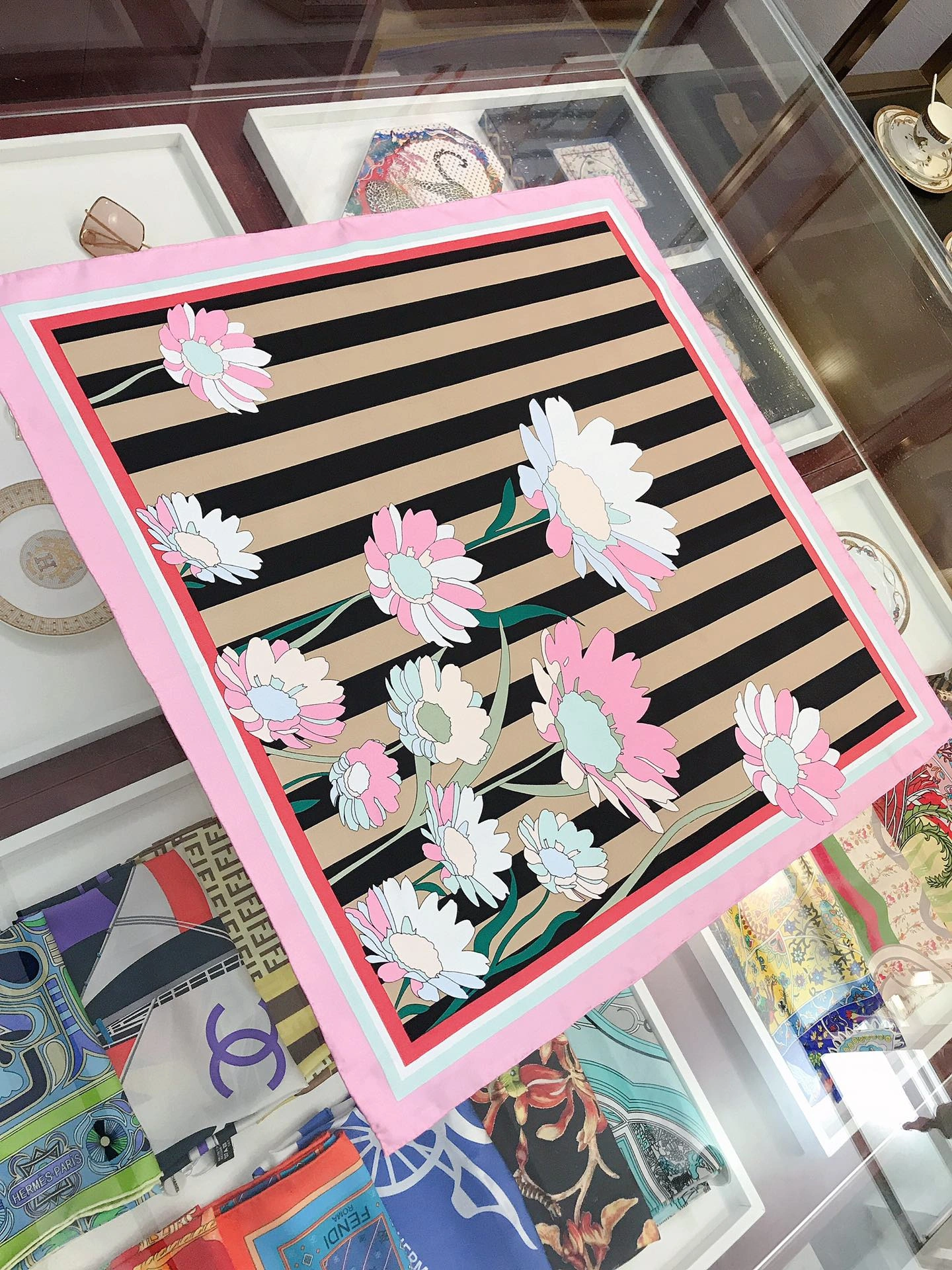 Popular Scarf 70*70cm 17934