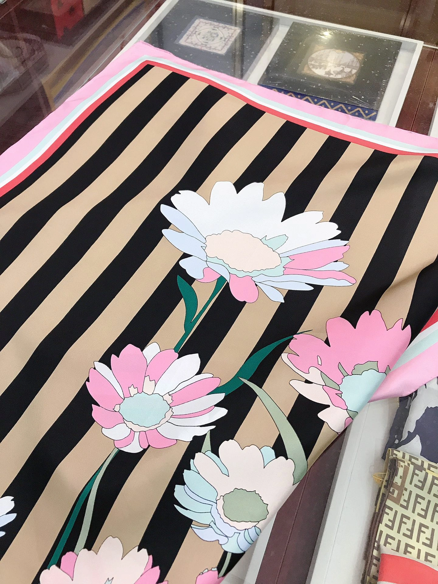 Popular Scarf 70*70cm 17934