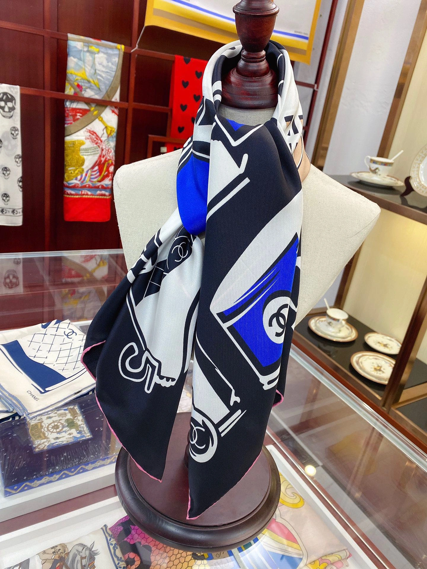 Classic Scarf 90*90cm 18028