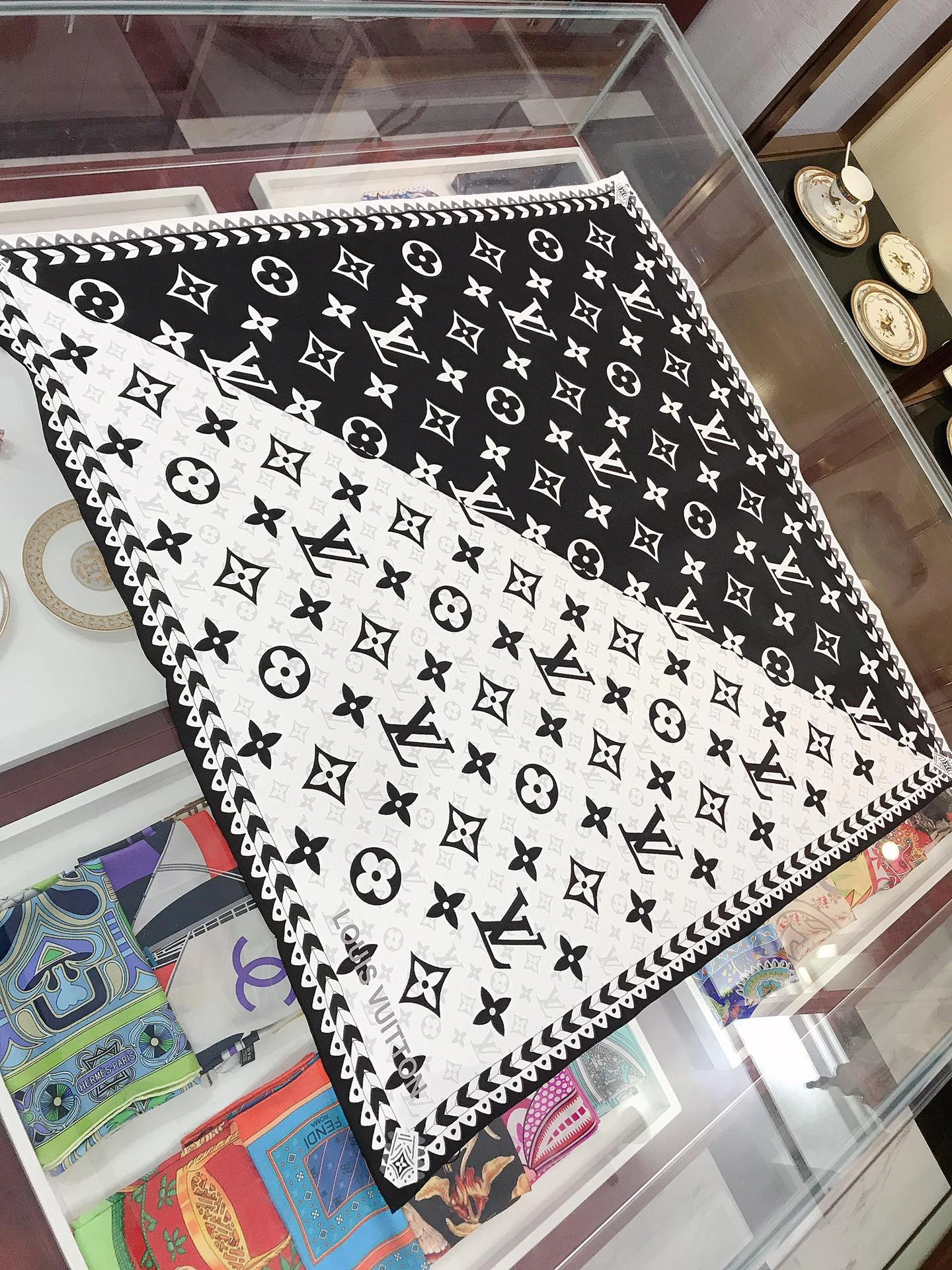 Scarf 90*90cm WaterResistant 18027