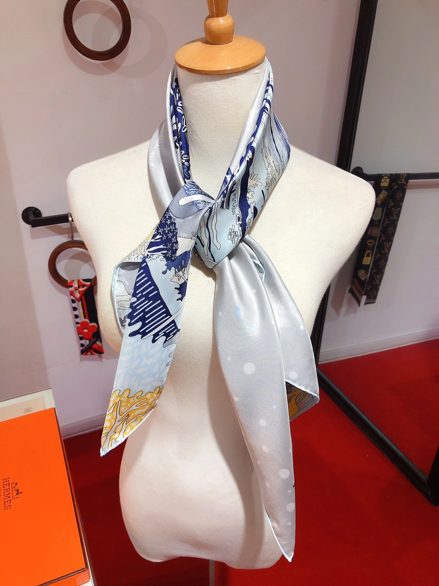 Scarf 90*90cm OdorResistant 17917