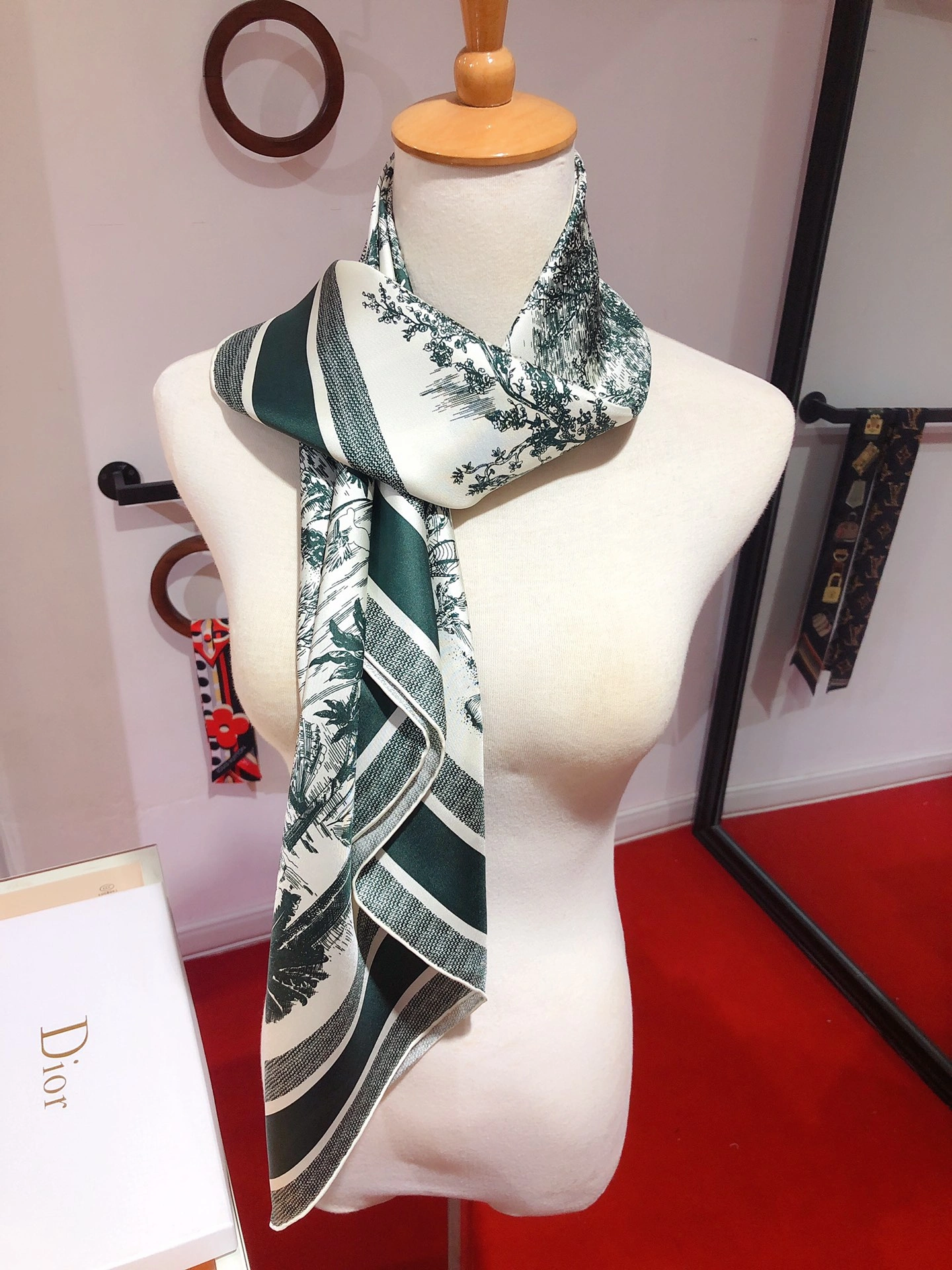 Scarf 90*90cm Elegant 17918