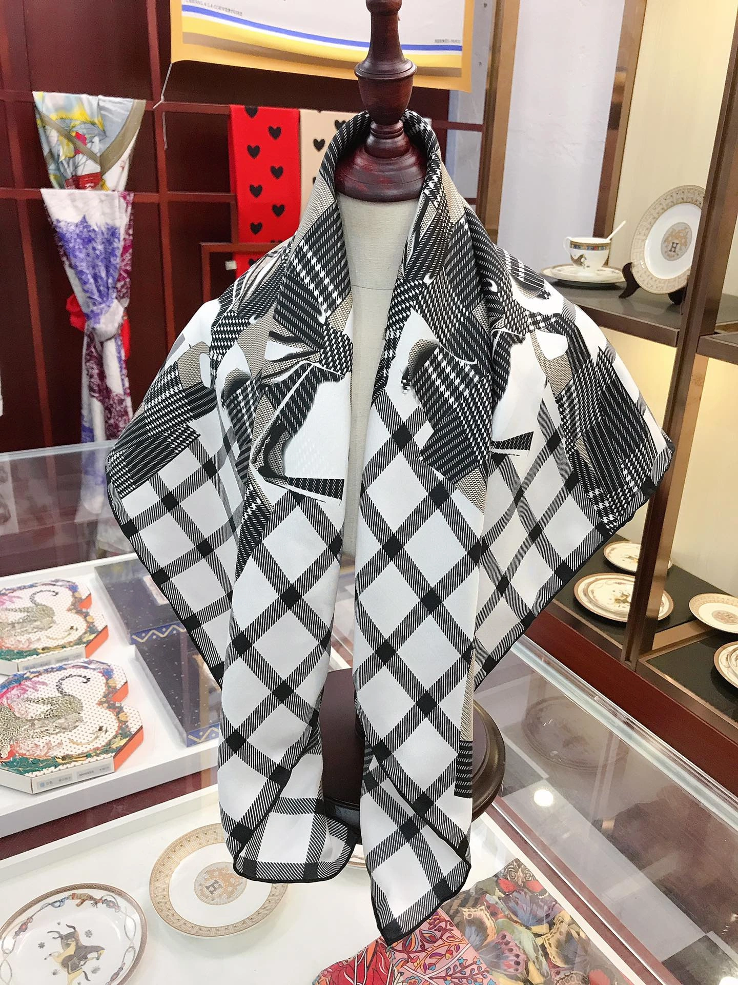Scarf 90*90cm Minimalist 17925