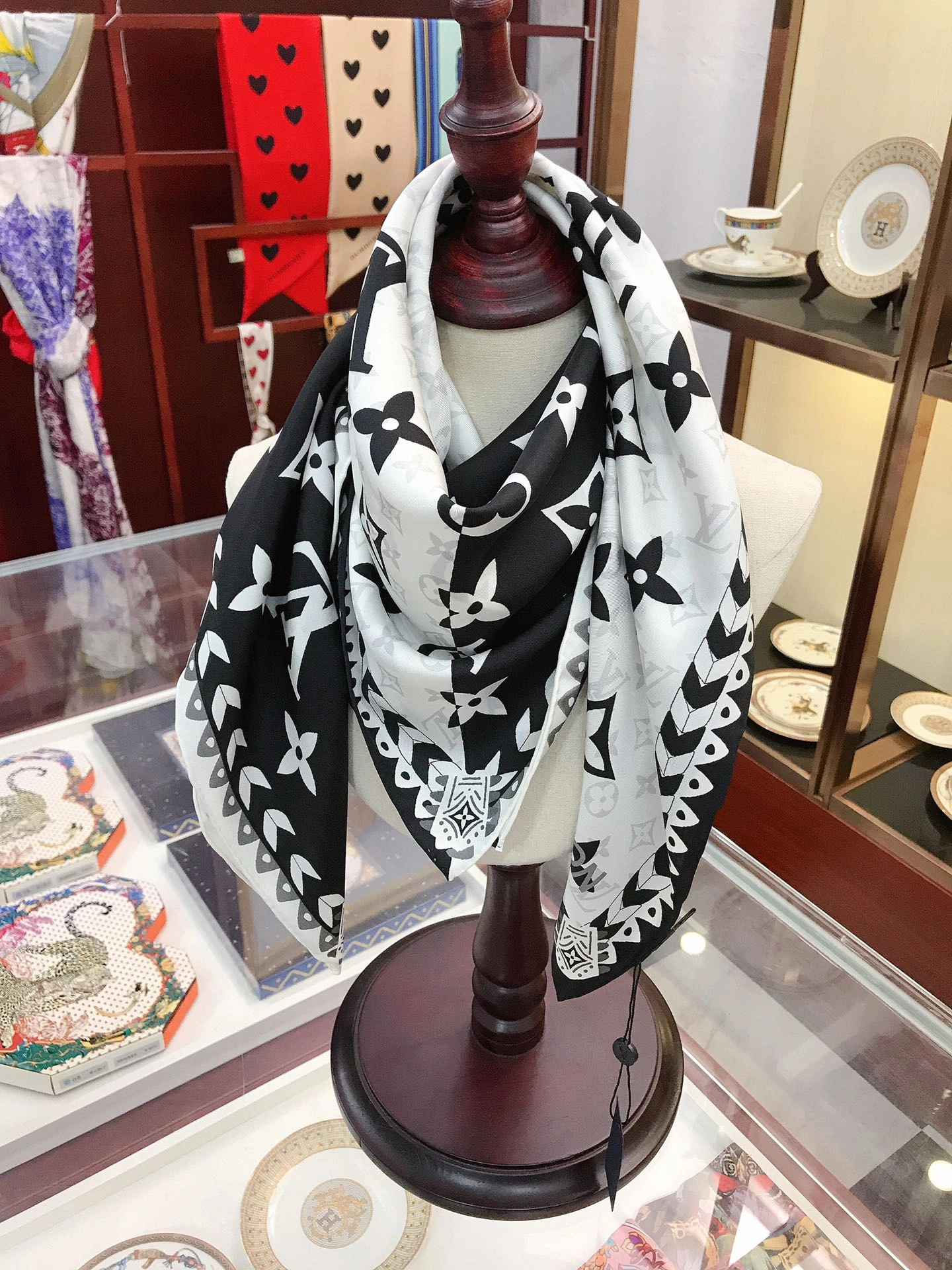 Scarf 90*90cm WaterResistant 18027