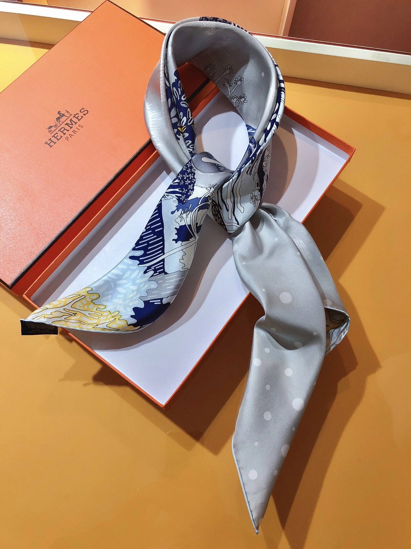 Scarf 90*90cm OdorResistant 17917