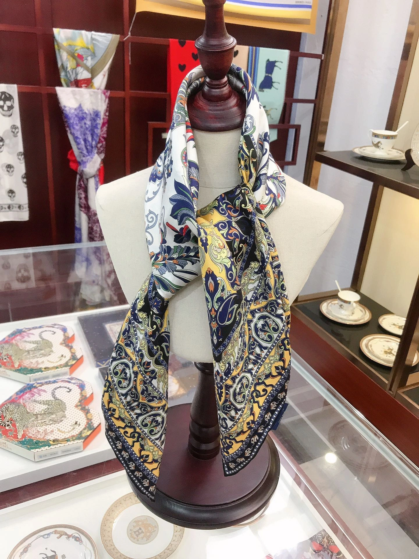 BestValue Scarf 90*90cm 17901