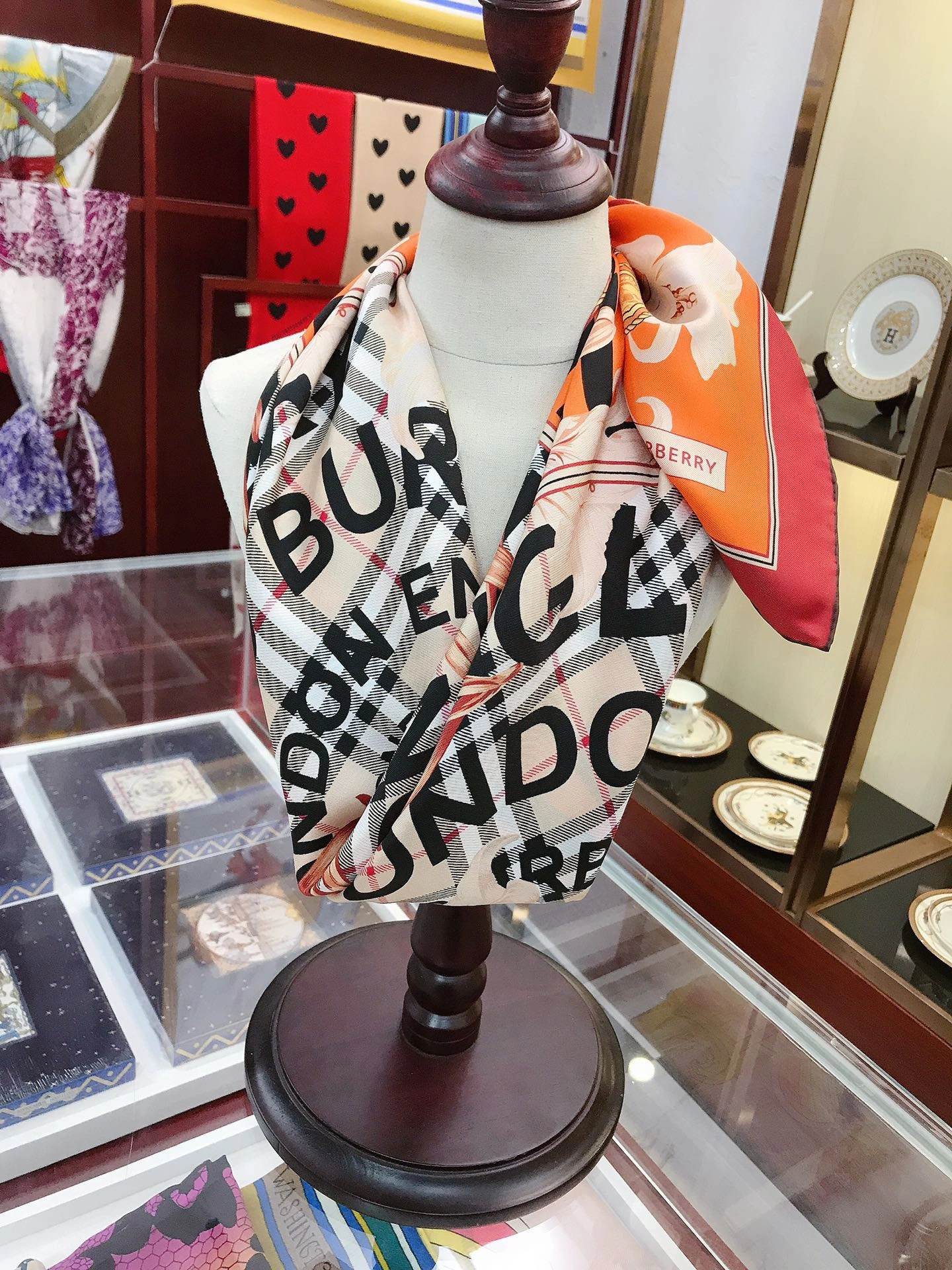 Scarf 90*90cm Comfortable 17900