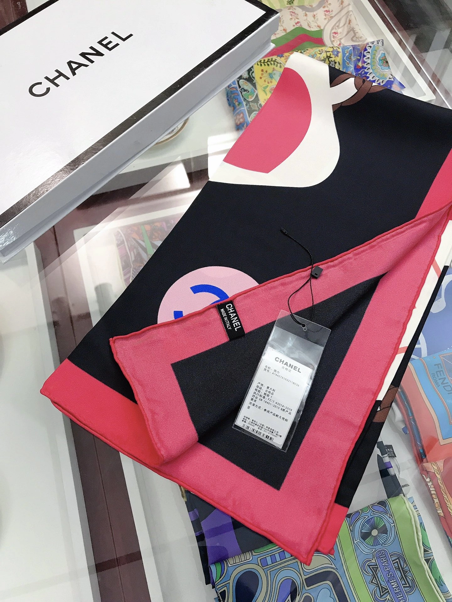 Supportive Scarf 90*90cm 17905