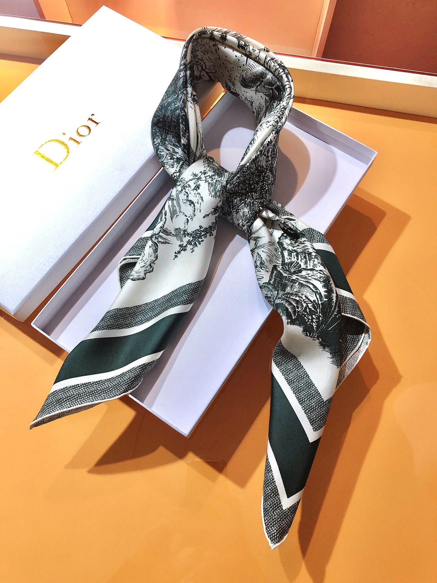 Scarf 90*90cm Elegant 17918