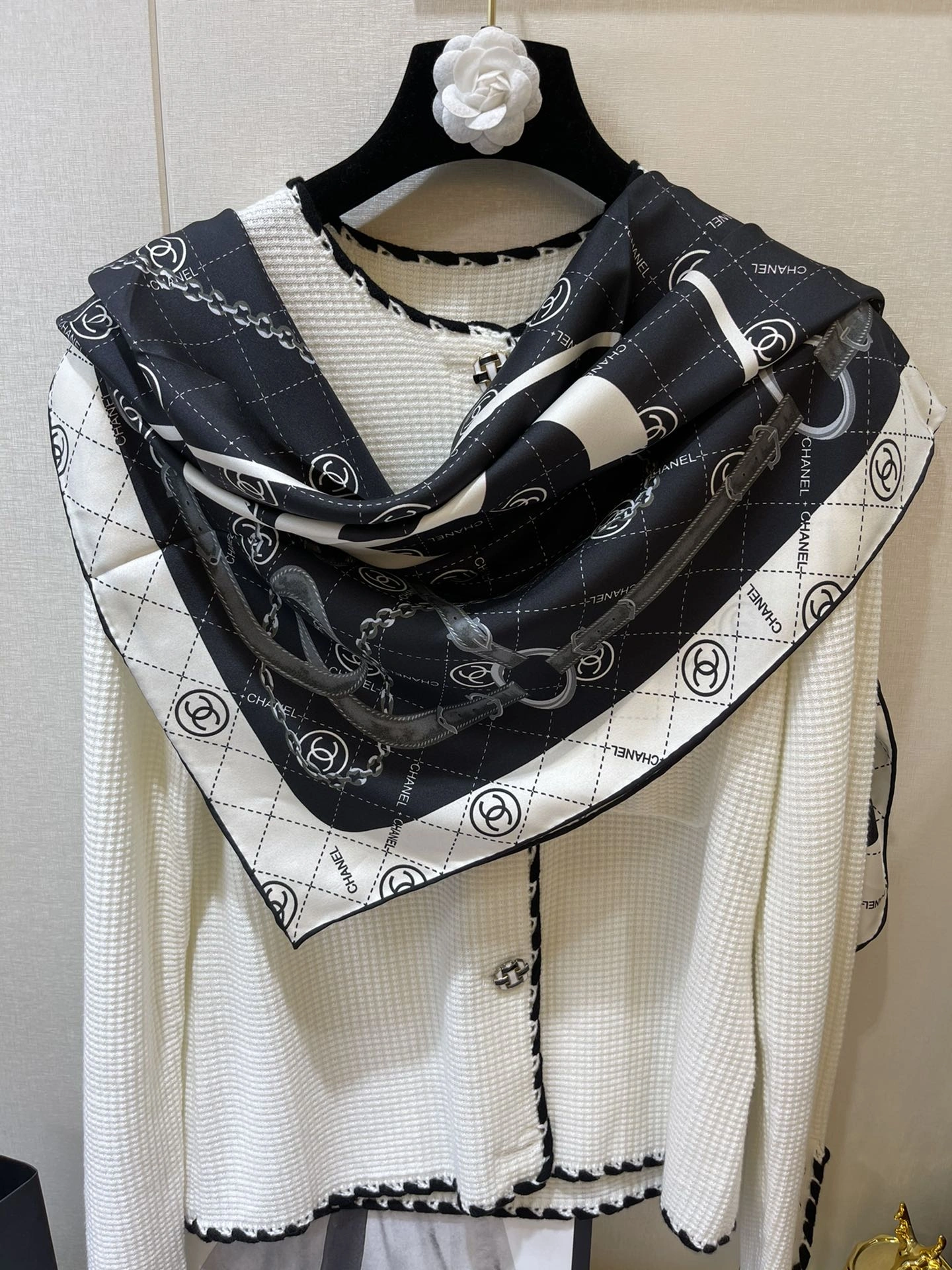 Scarf 90*90cm HighPerformance 17854