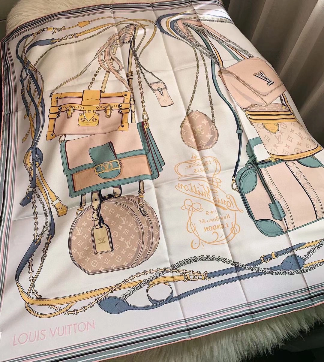 Fashionable Scarf 90X90cm 17952