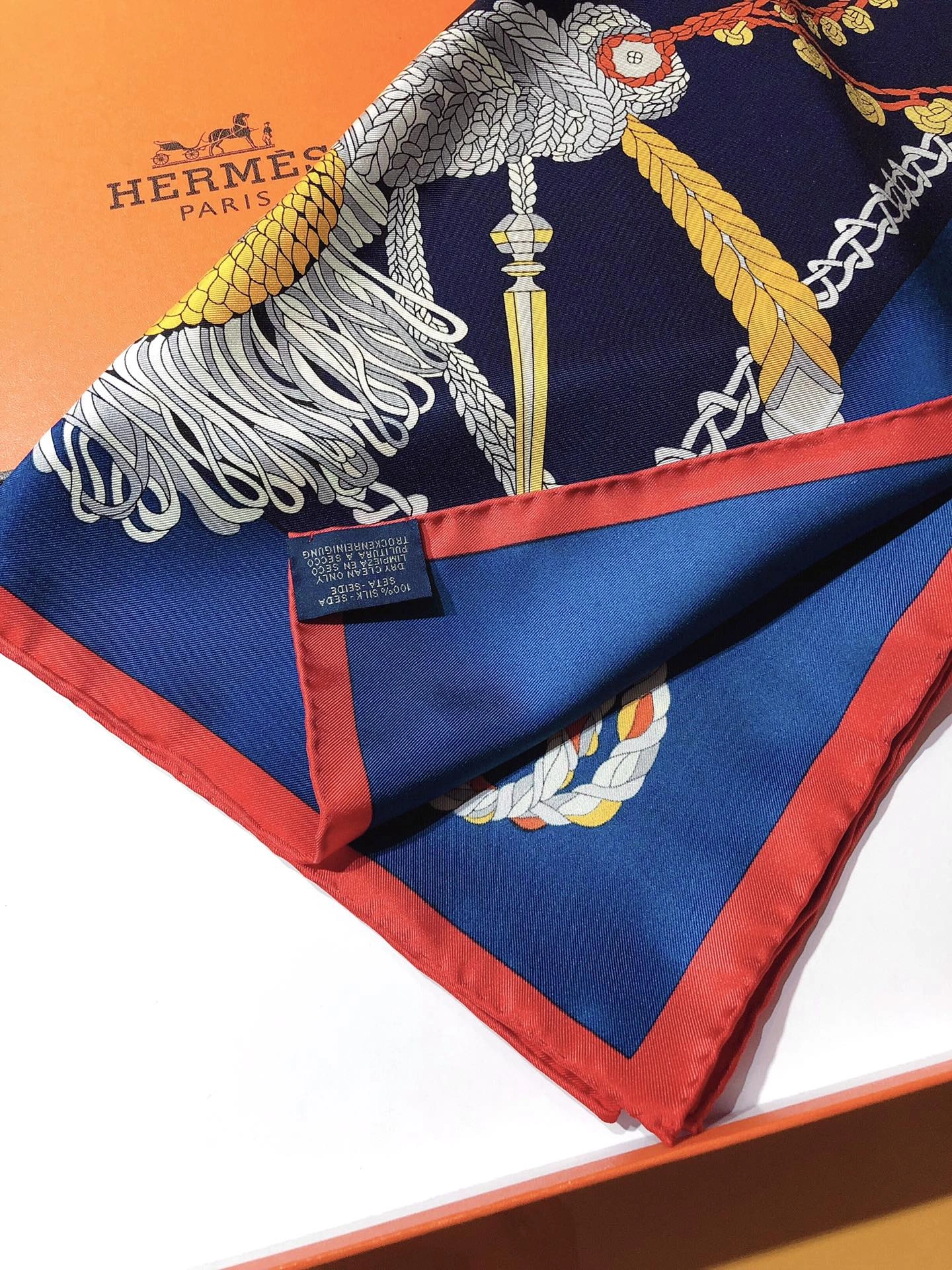 FlexibleFit Scarf 90X90cm 18005