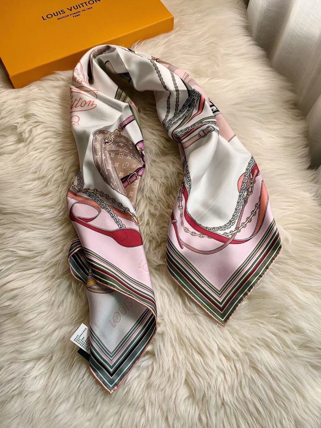 Fashionable Scarf 90X90cm 17952