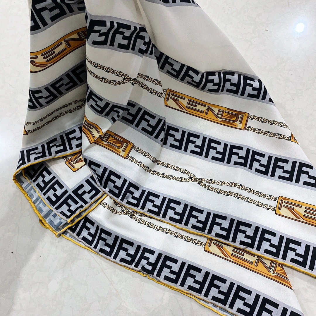 Scarf 90X90cm Lightweight 17950