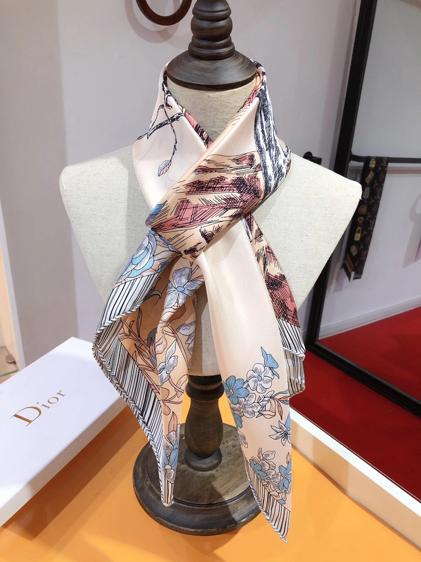ComfortFit Scarf 90X90cm 18002