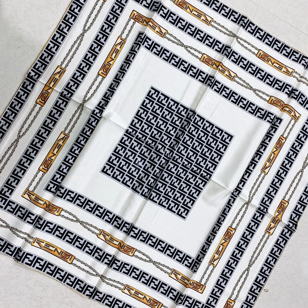 Scarf 90X90cm Lightweight 17950