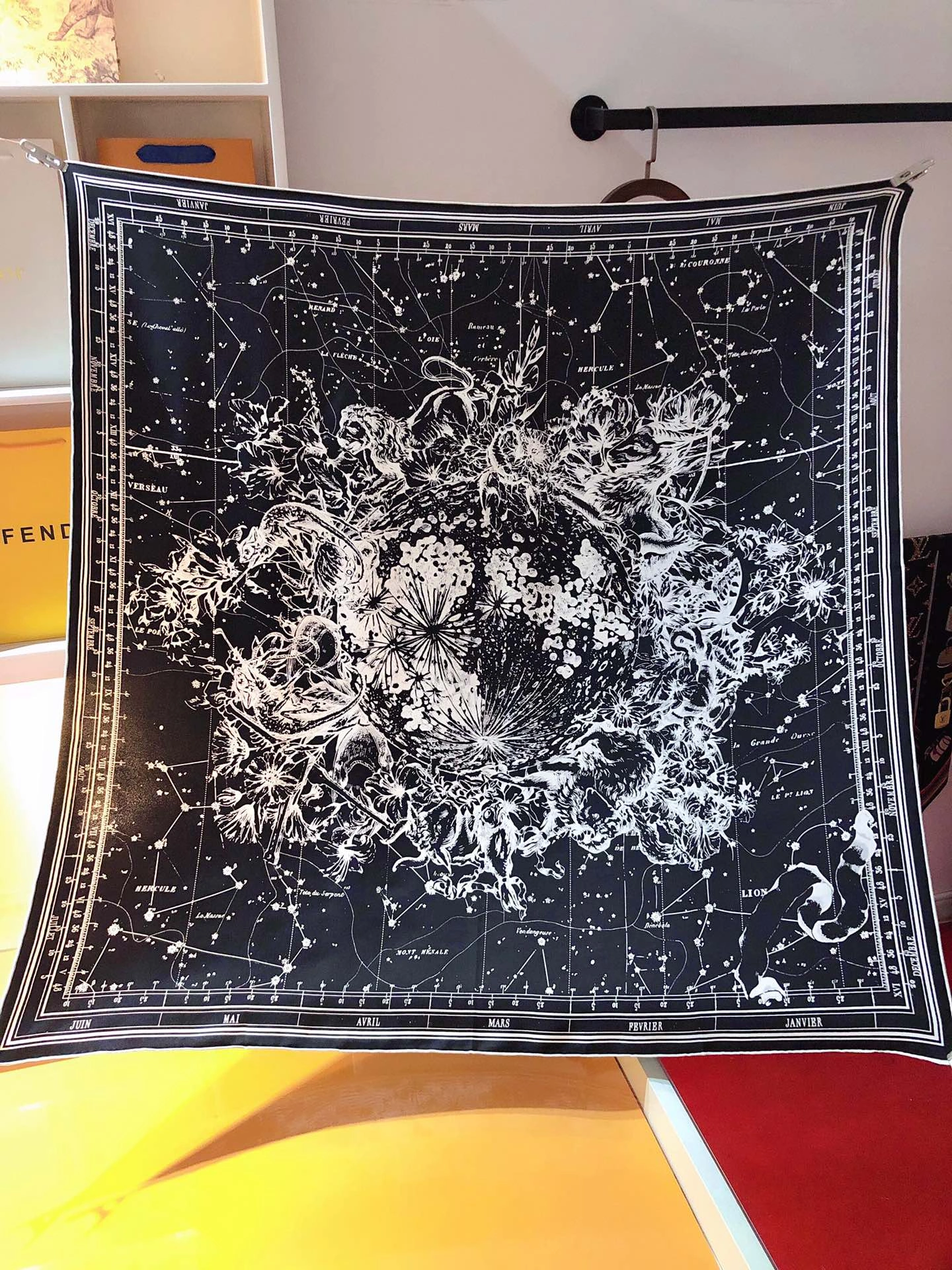 Scarf 90X90cm ModernLook 18004