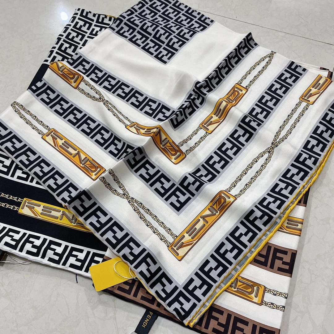 Scarf 90X90cm Lightweight 17950