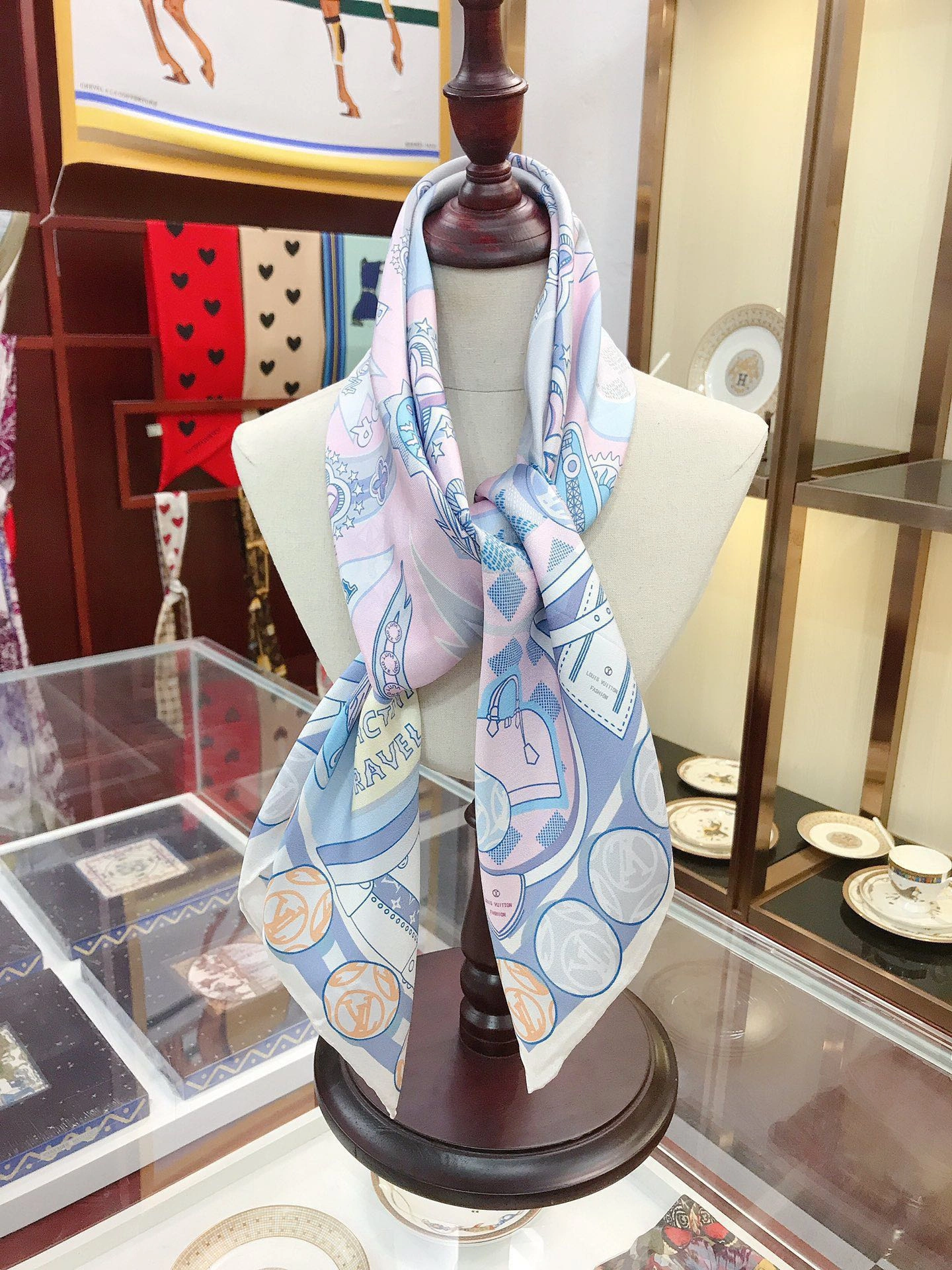 Scarf 90x90cm GoAnywhere 17933