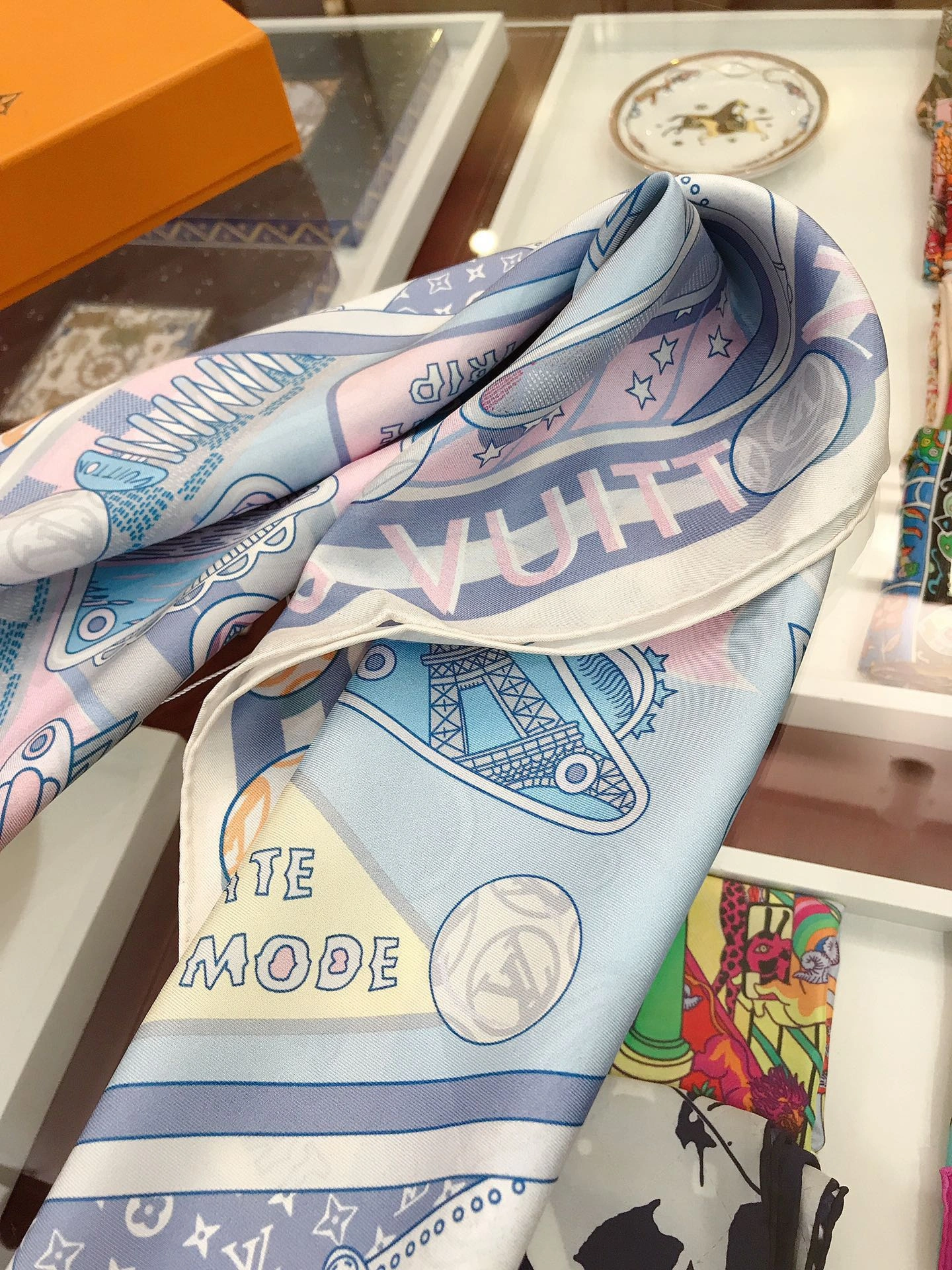 Scarf 90x90cm GoAnywhere 17933