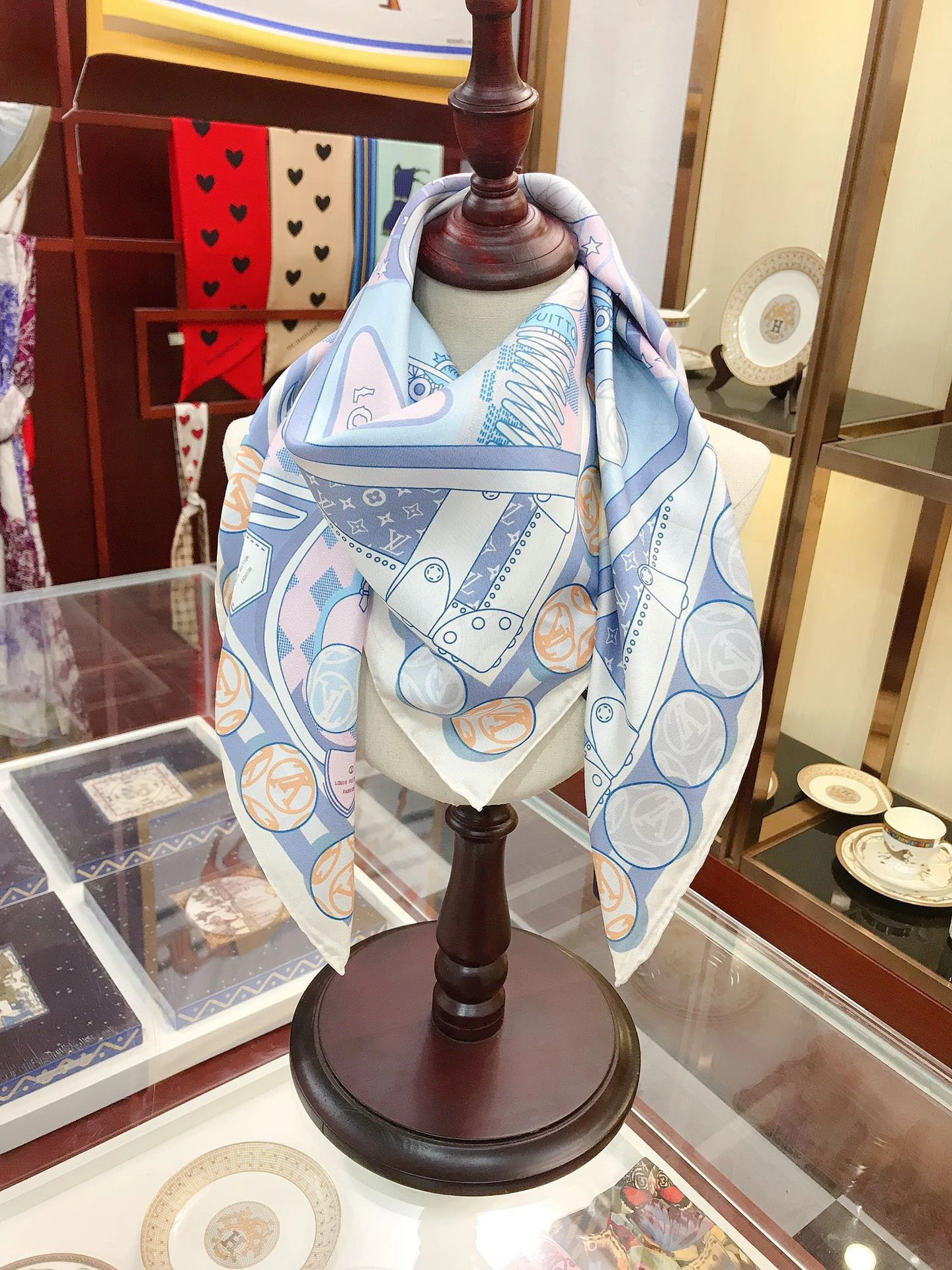 Scarf 90x90cm GoAnywhere 17933