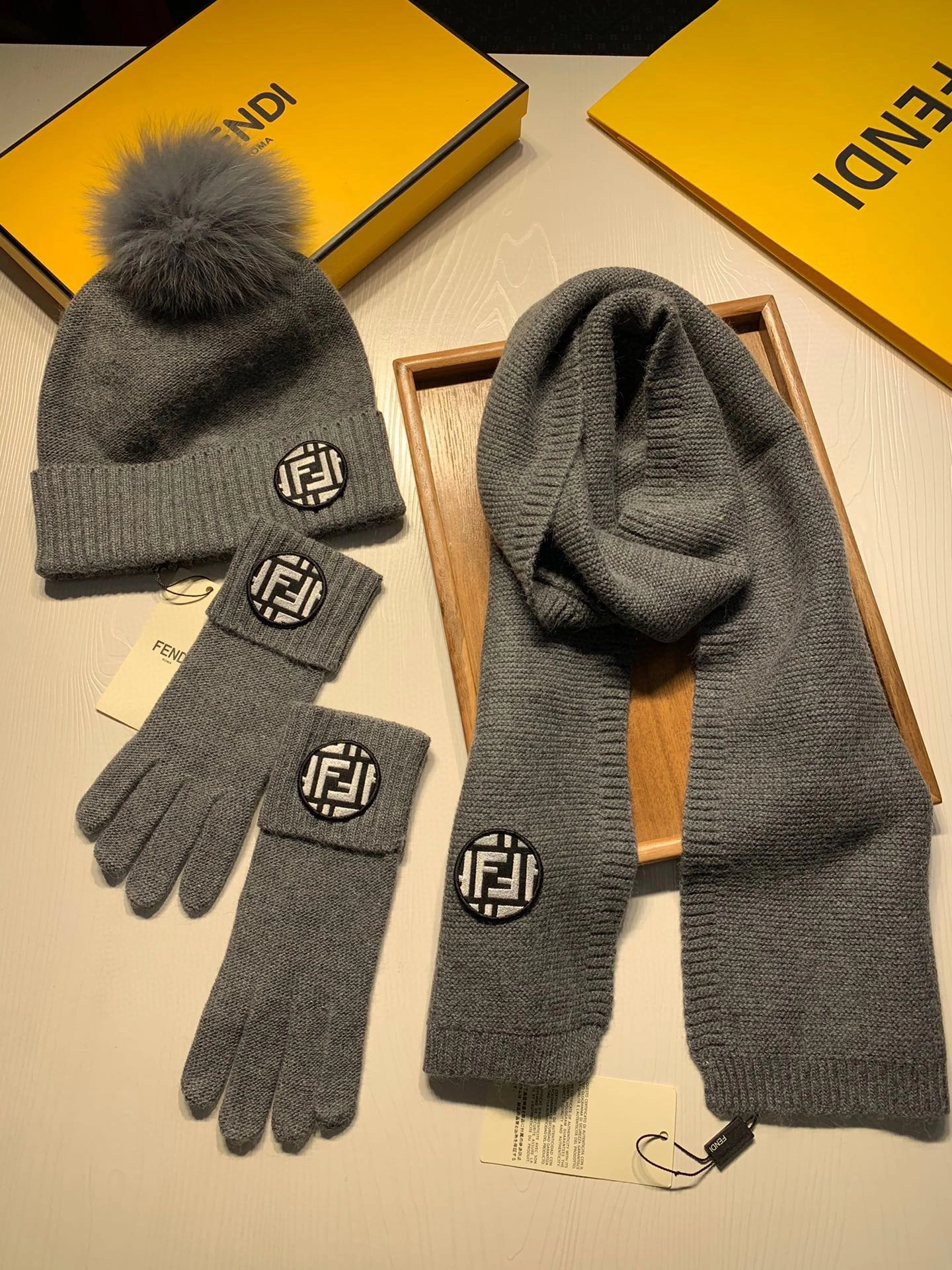Modern Scarf three-piece 17874